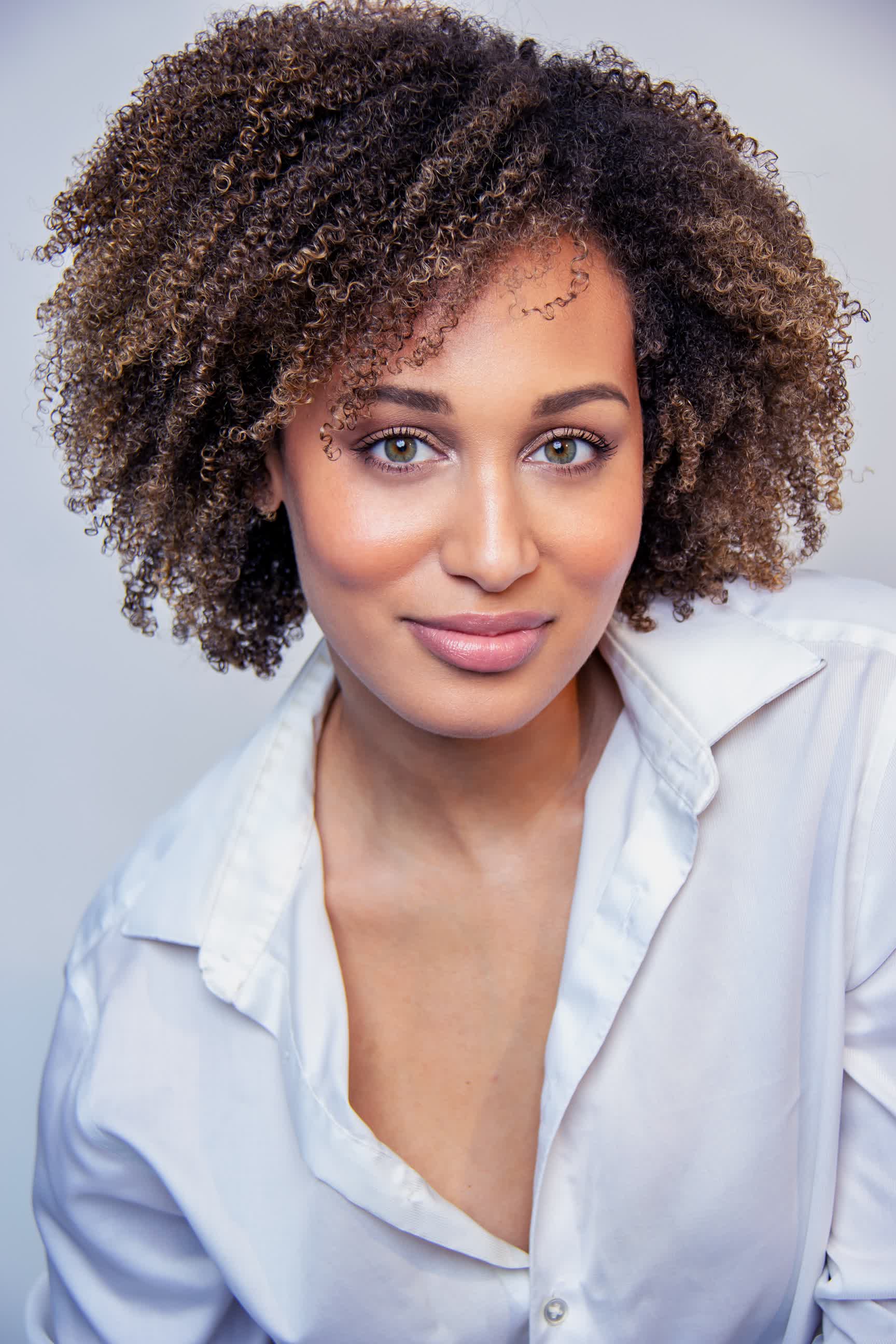 actor Kyana Teresa large photo