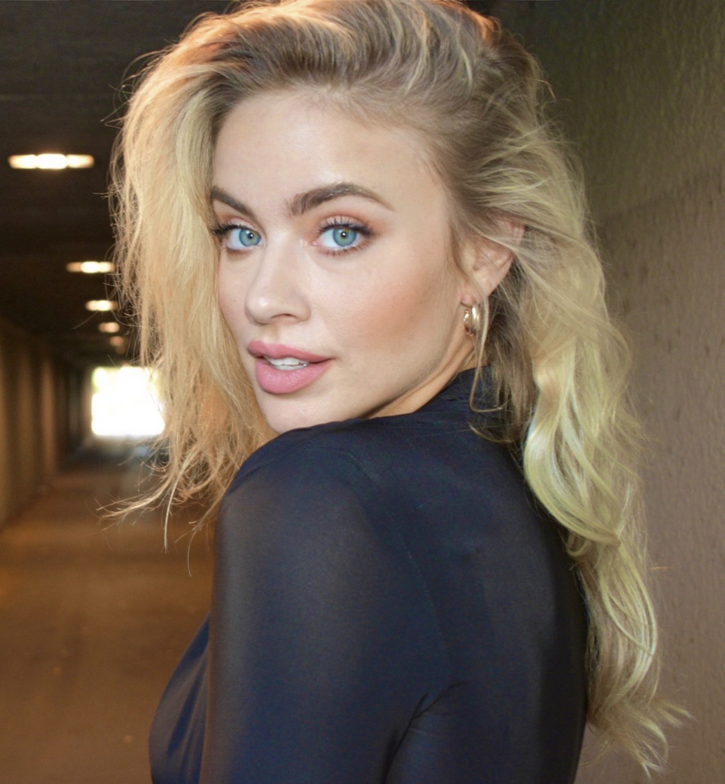 actor Krista Kalmus large photo