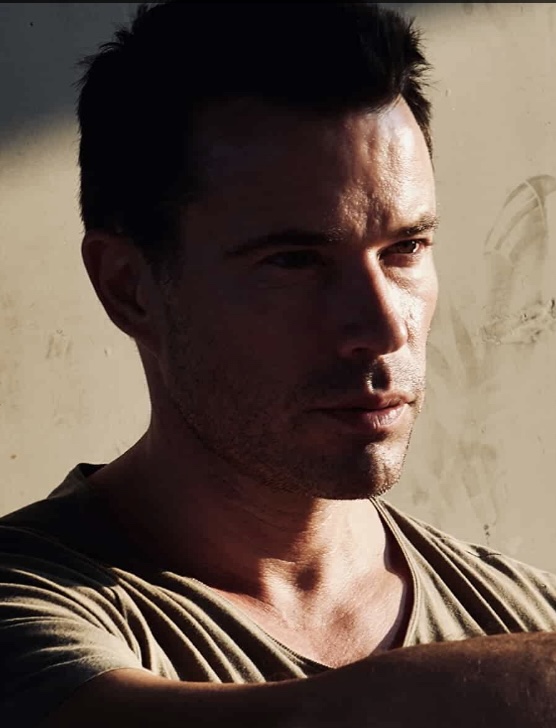 actor Lawrence de Stefano large photo