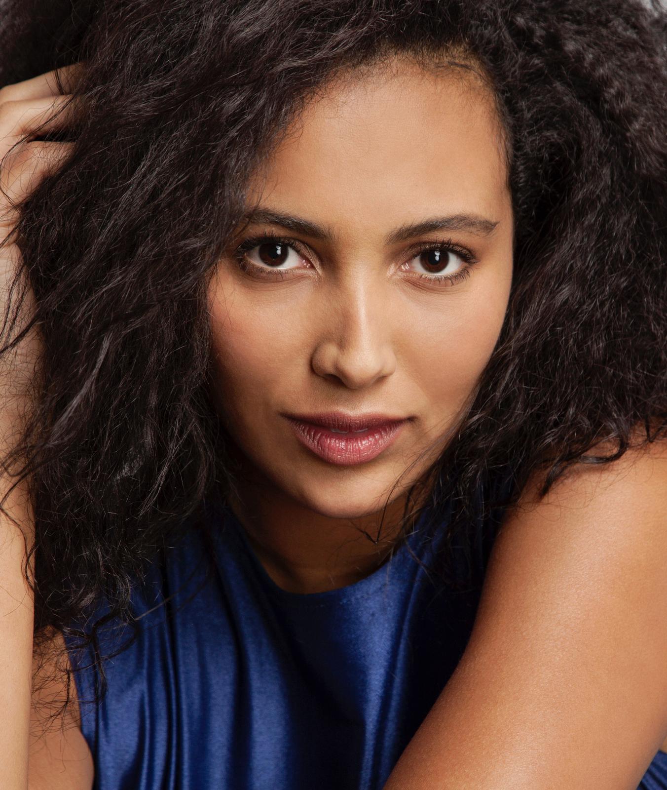 actor Amara Pedroso large photo