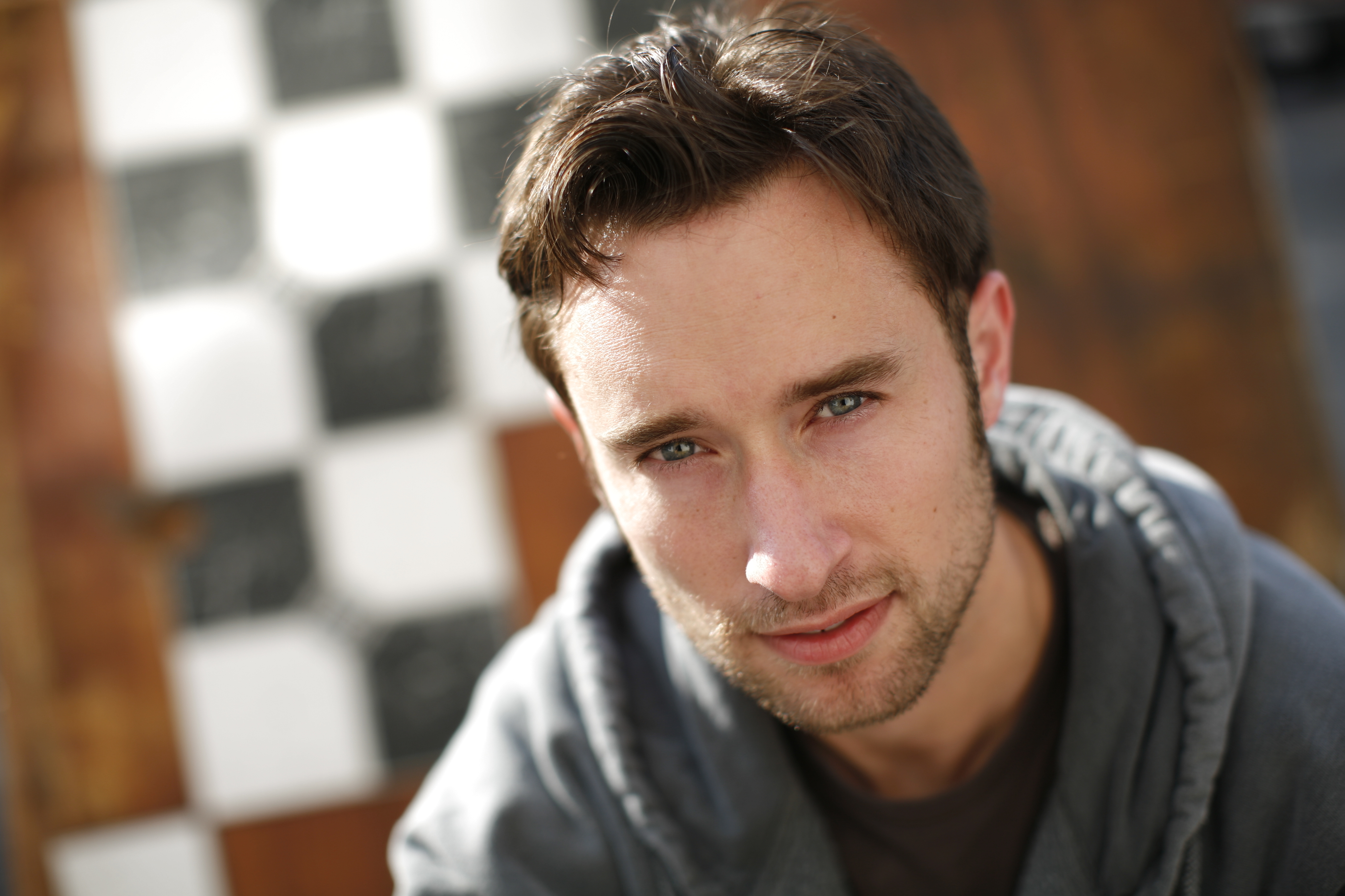 actor Matt Mercer large photo