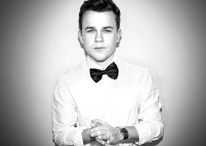 actor John Owen Lowe large photo