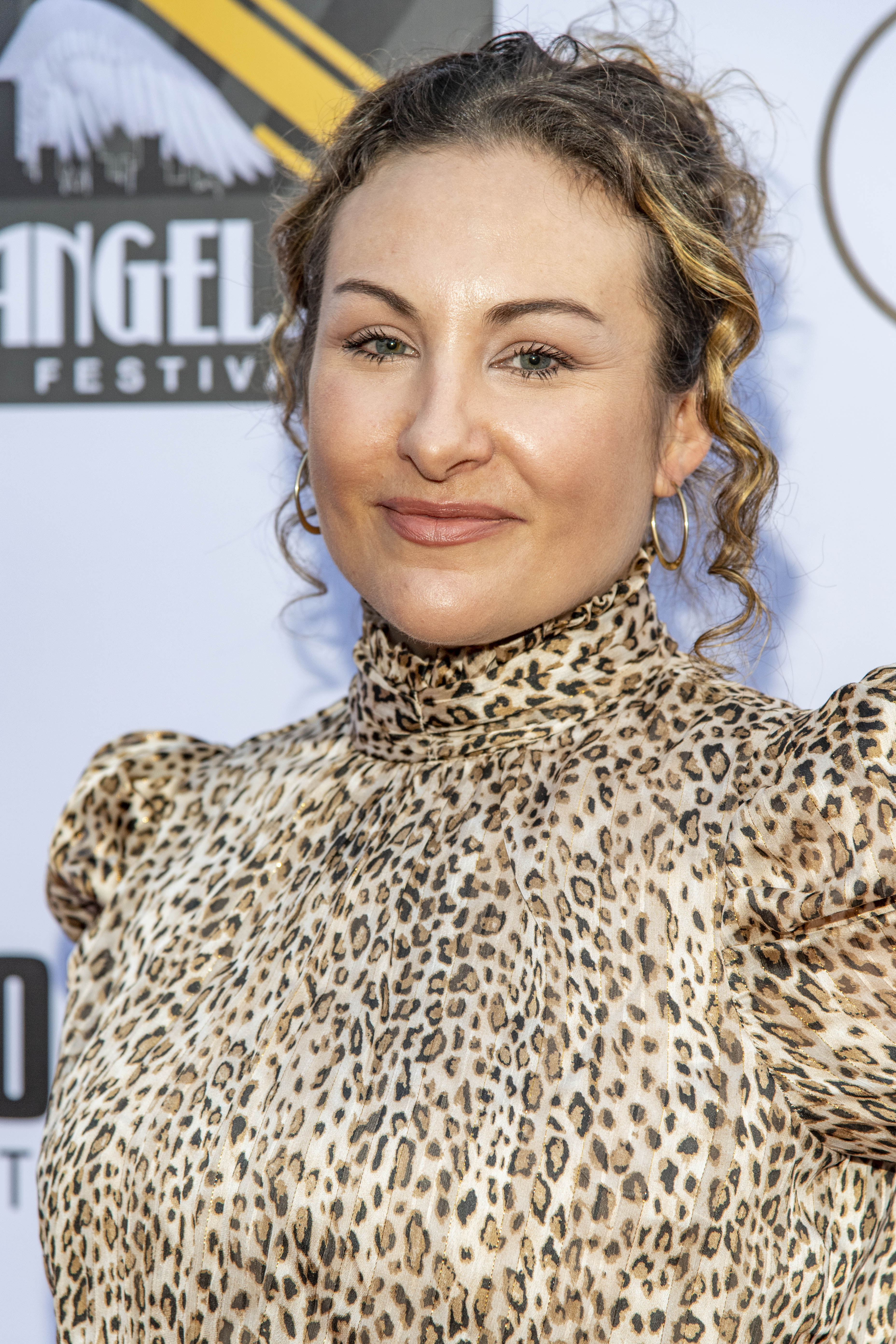 actor Amanda Kluge large photo