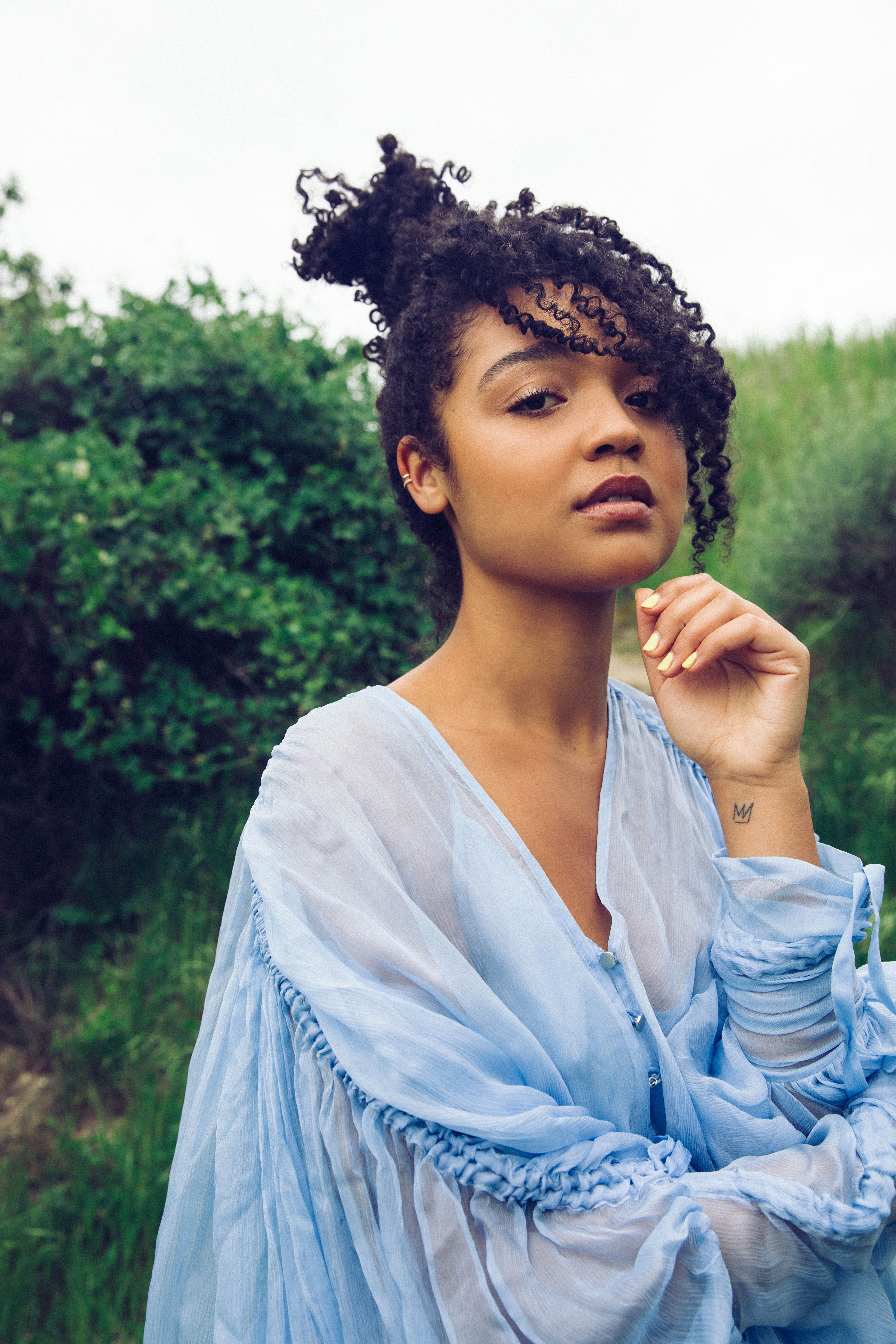 actor Aisha Dee large photo
