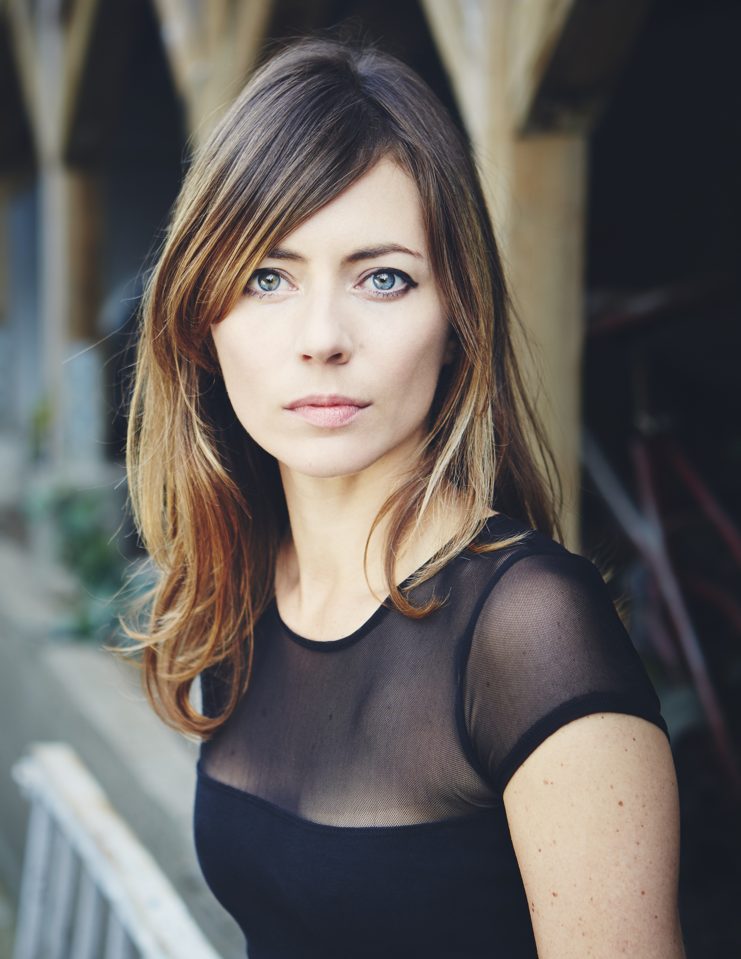 actor Lina Roessler large photo