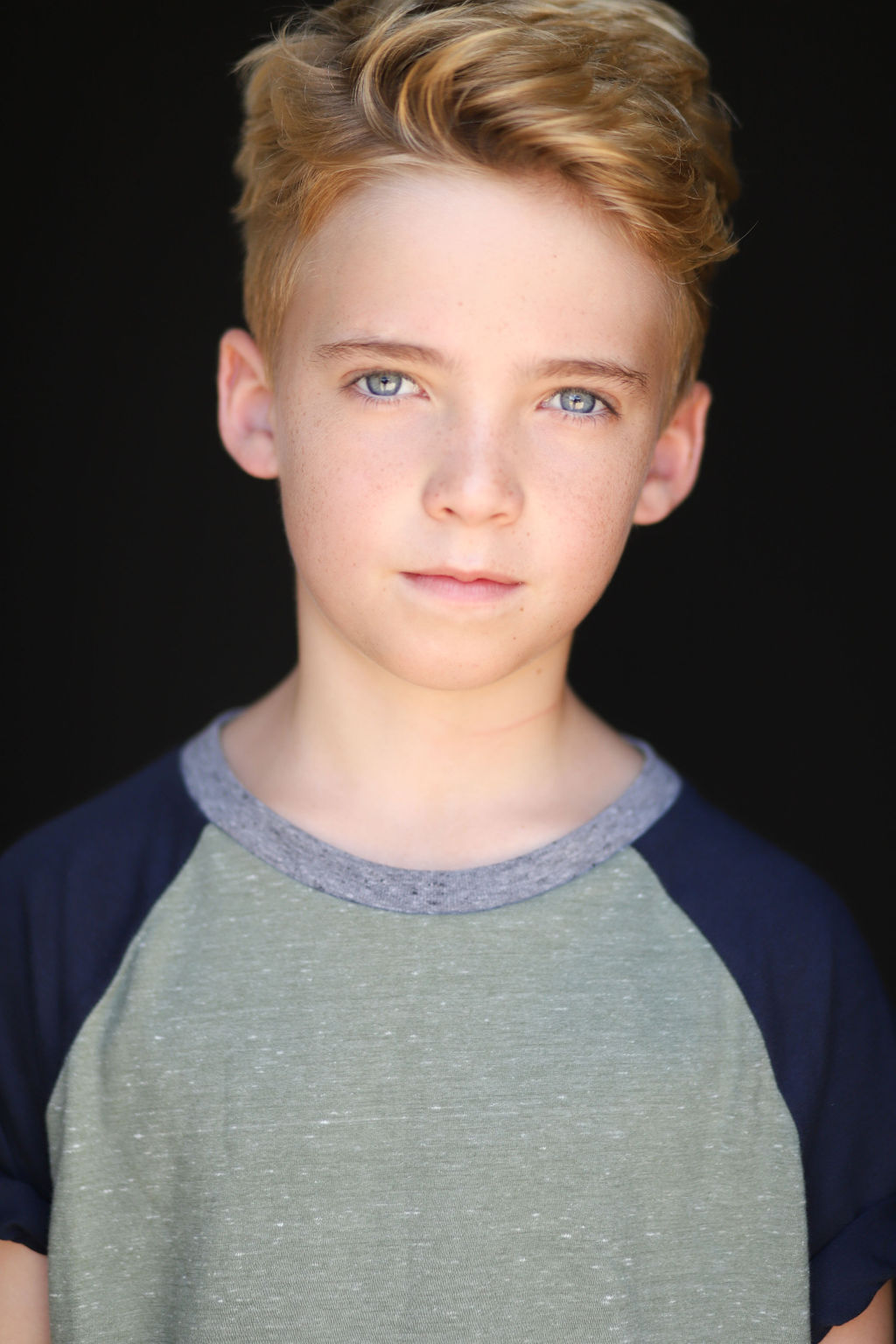 actor Carson Minniear large photo