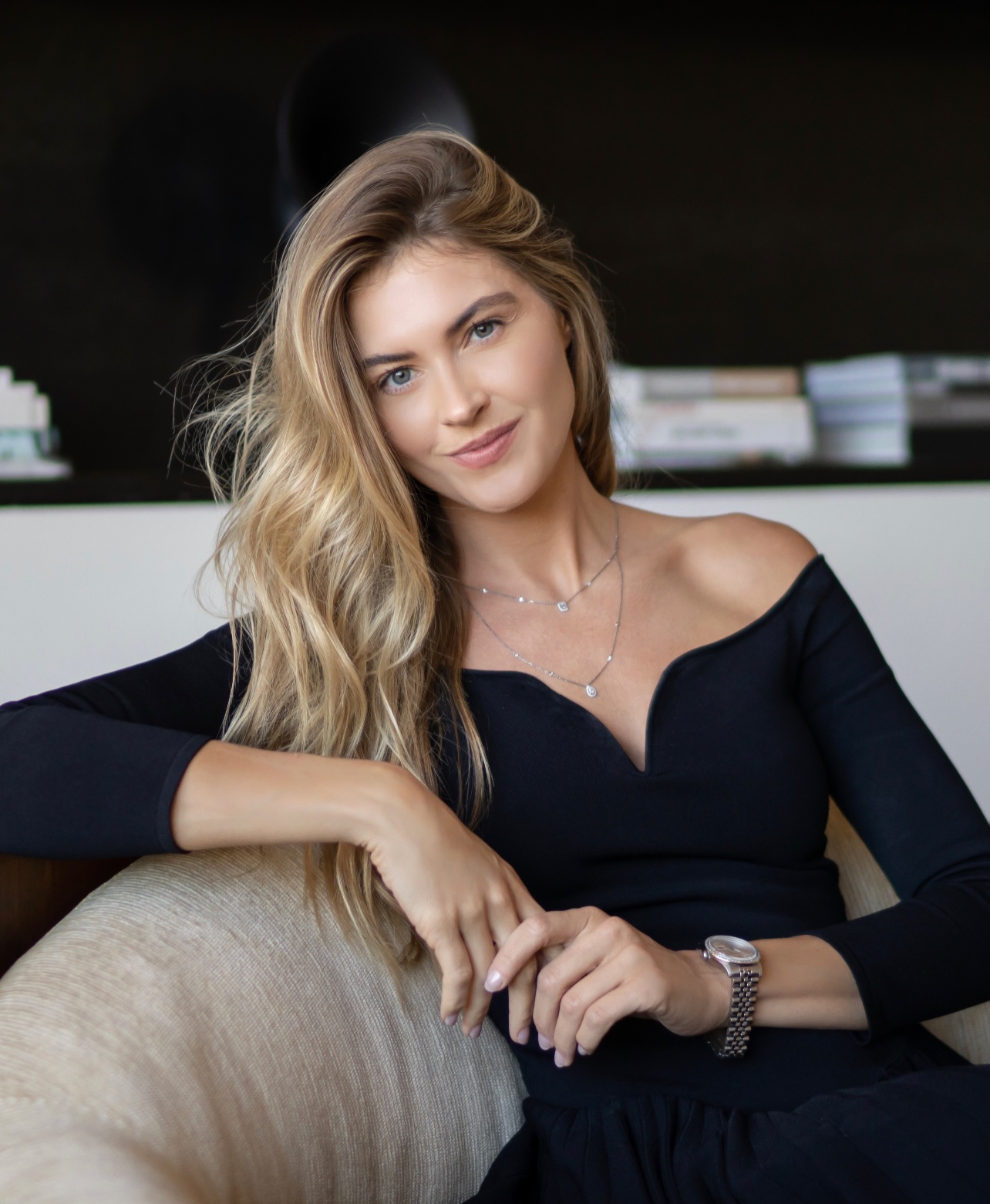 actor Julia Conley large photo