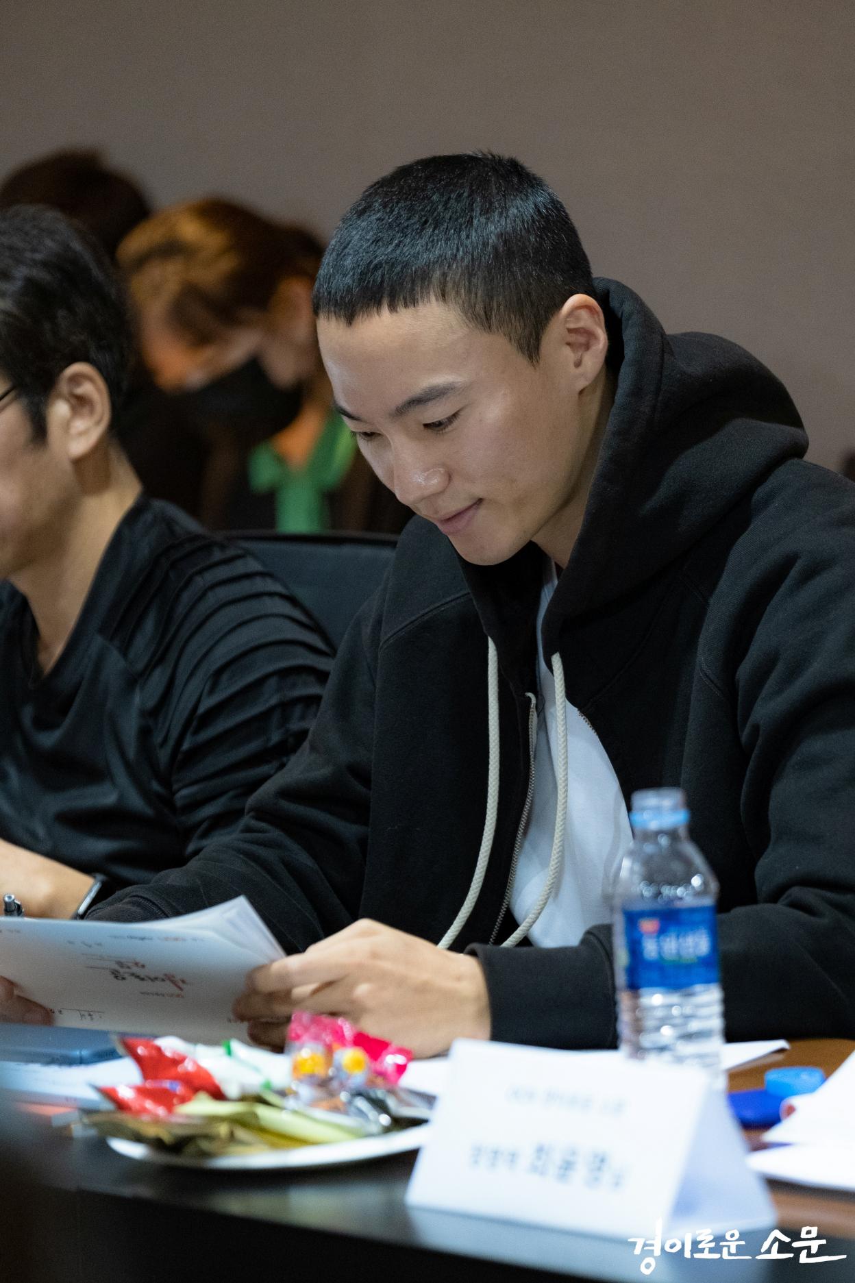 actor Hong Nae Lee large photo