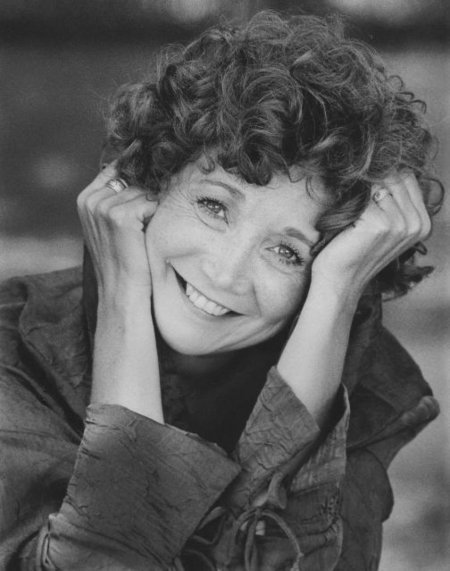 actor Lynne Griffin large photo