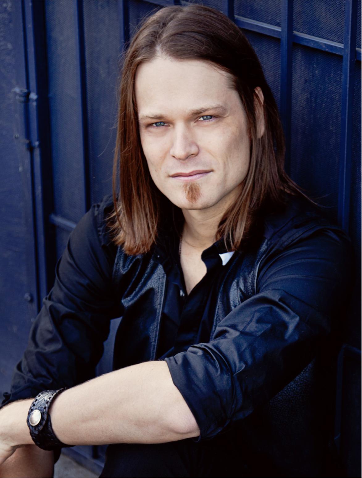 actor Shane Henry large photo