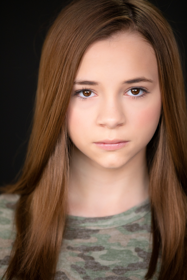 actor Kiera Strauss large photo