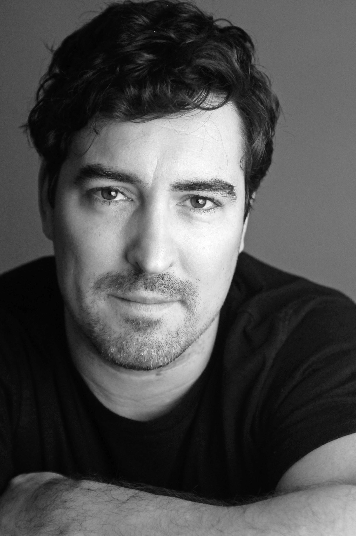 actor Robert Shannon large photo