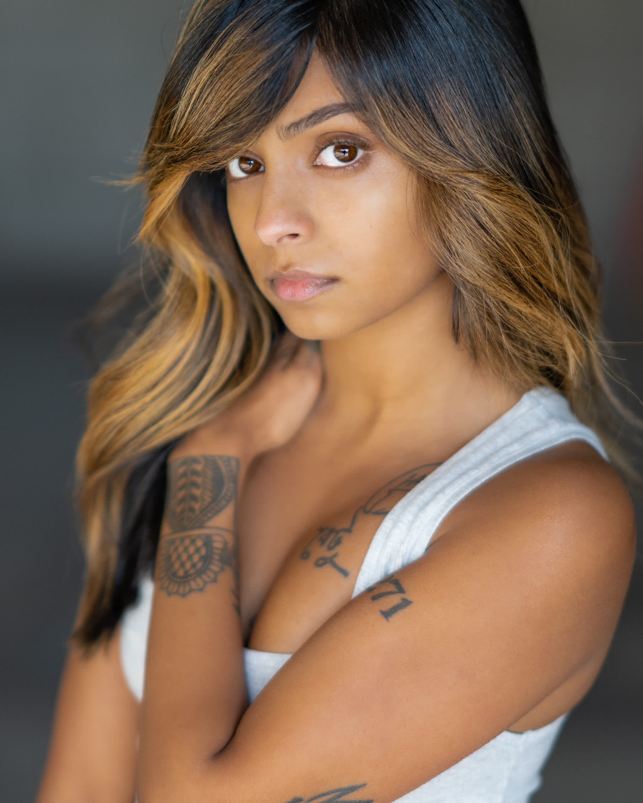 actor Anjini Taneja Azhar large photo