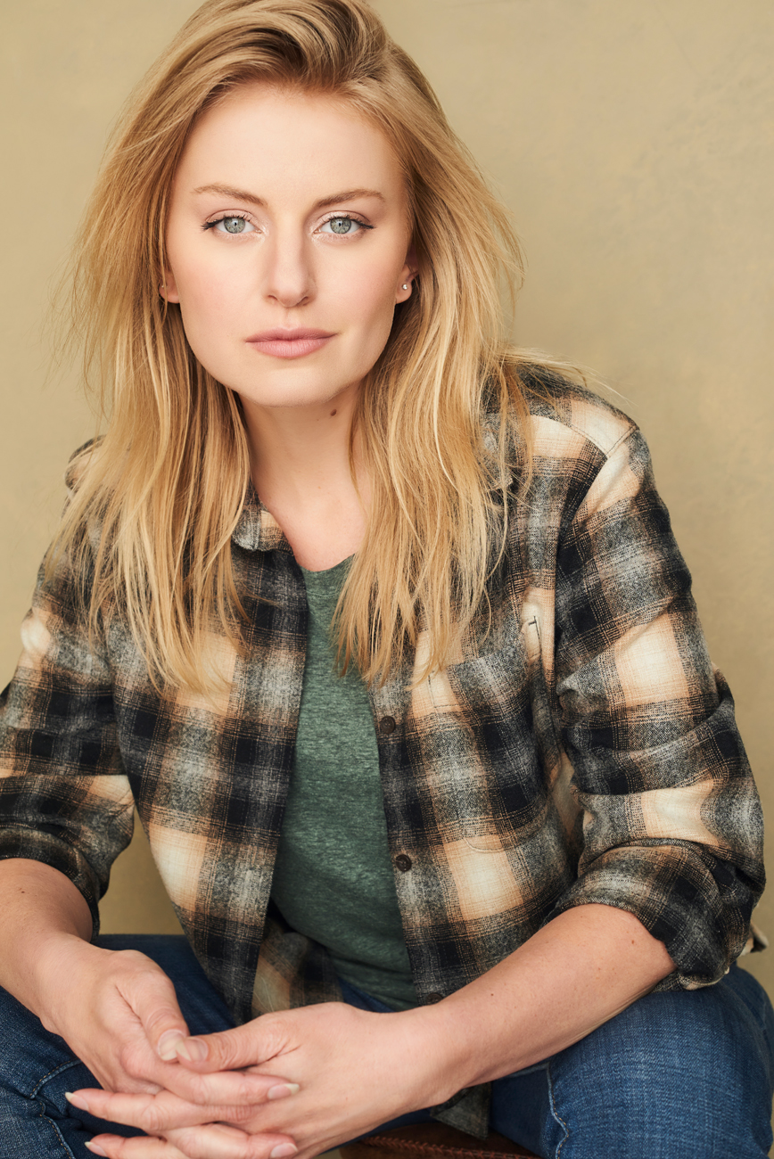 actor Sarah Minnich large photo