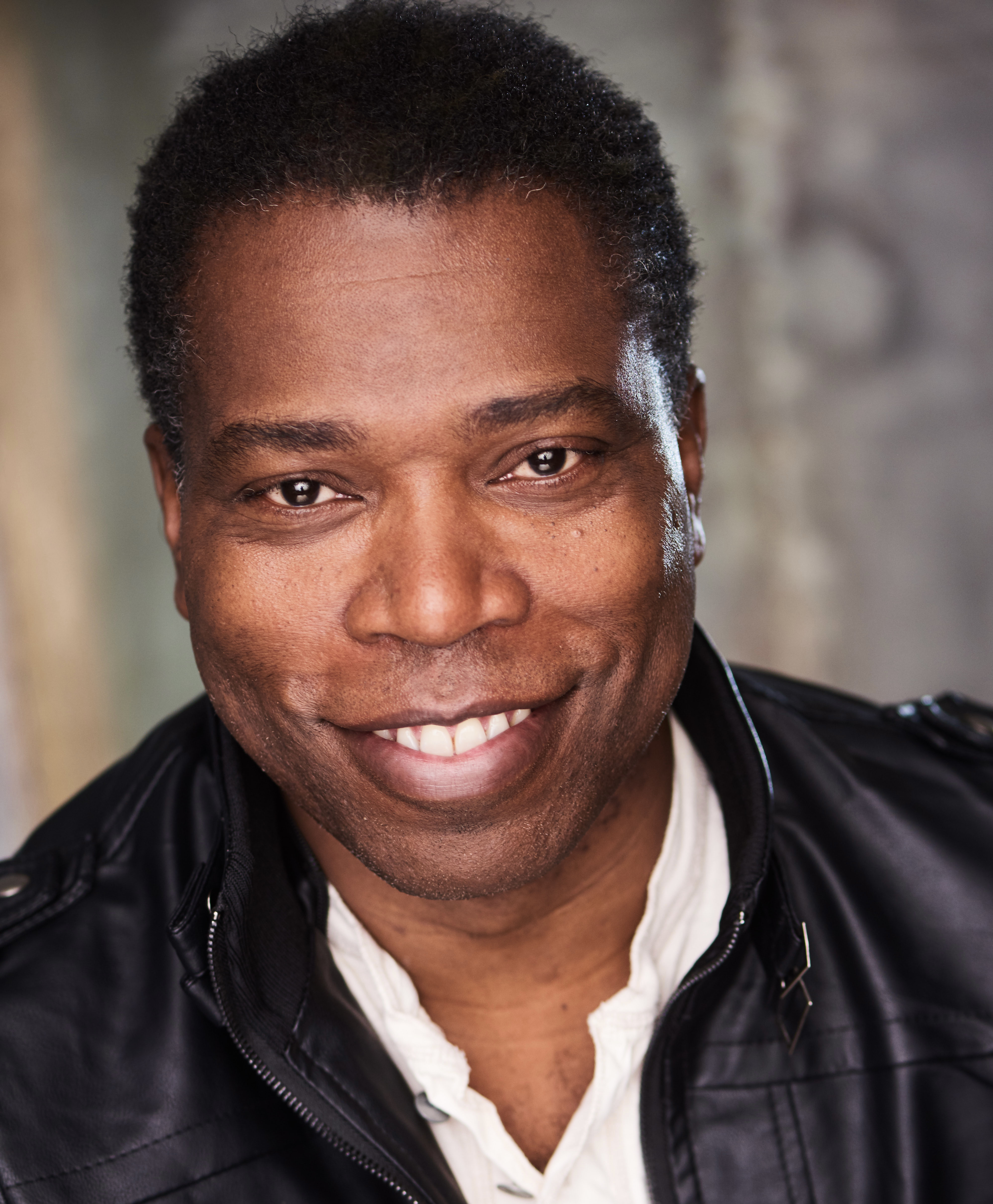 actor Regi Davis large photo