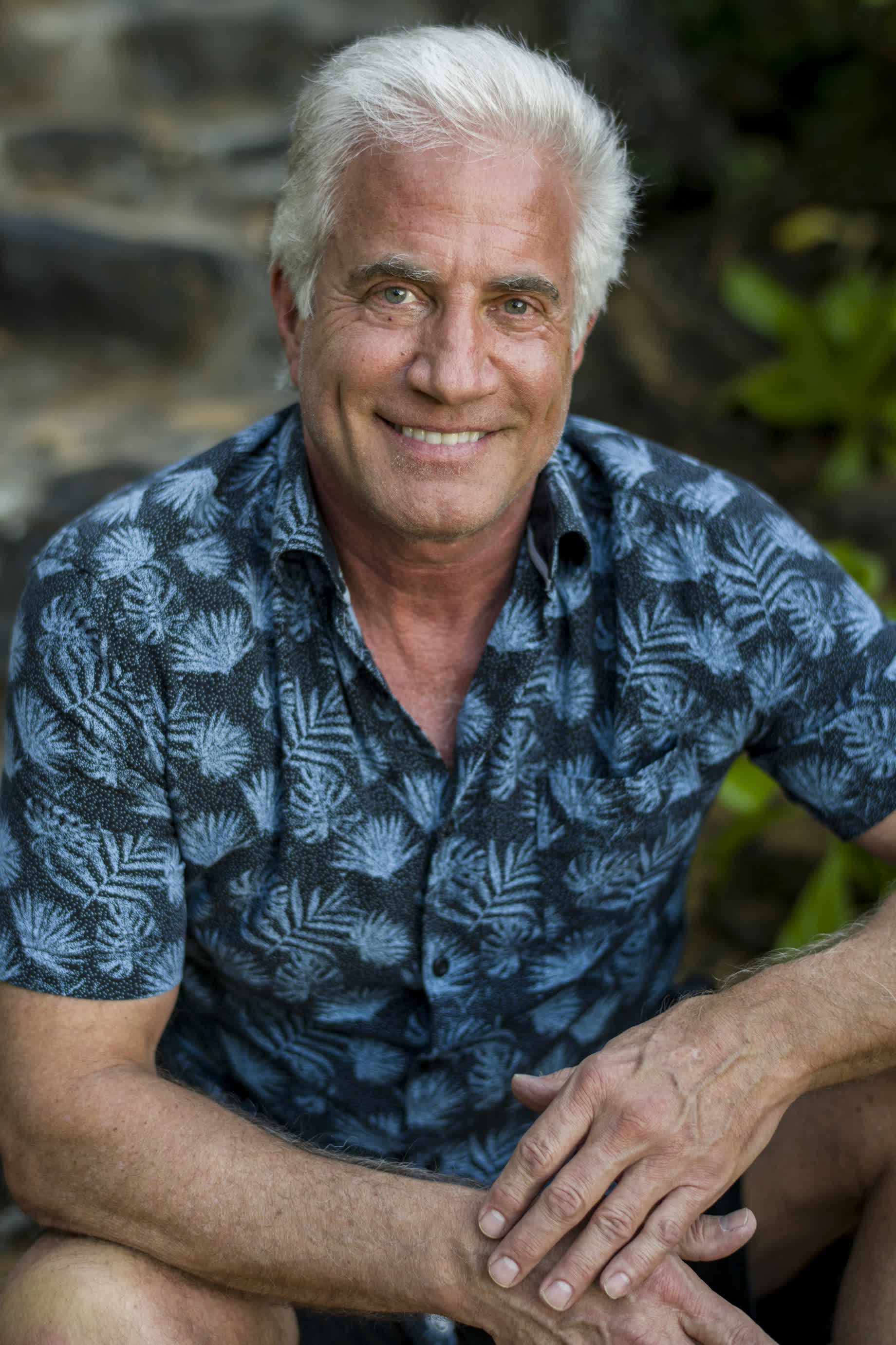 actor Scott Milburn large photo