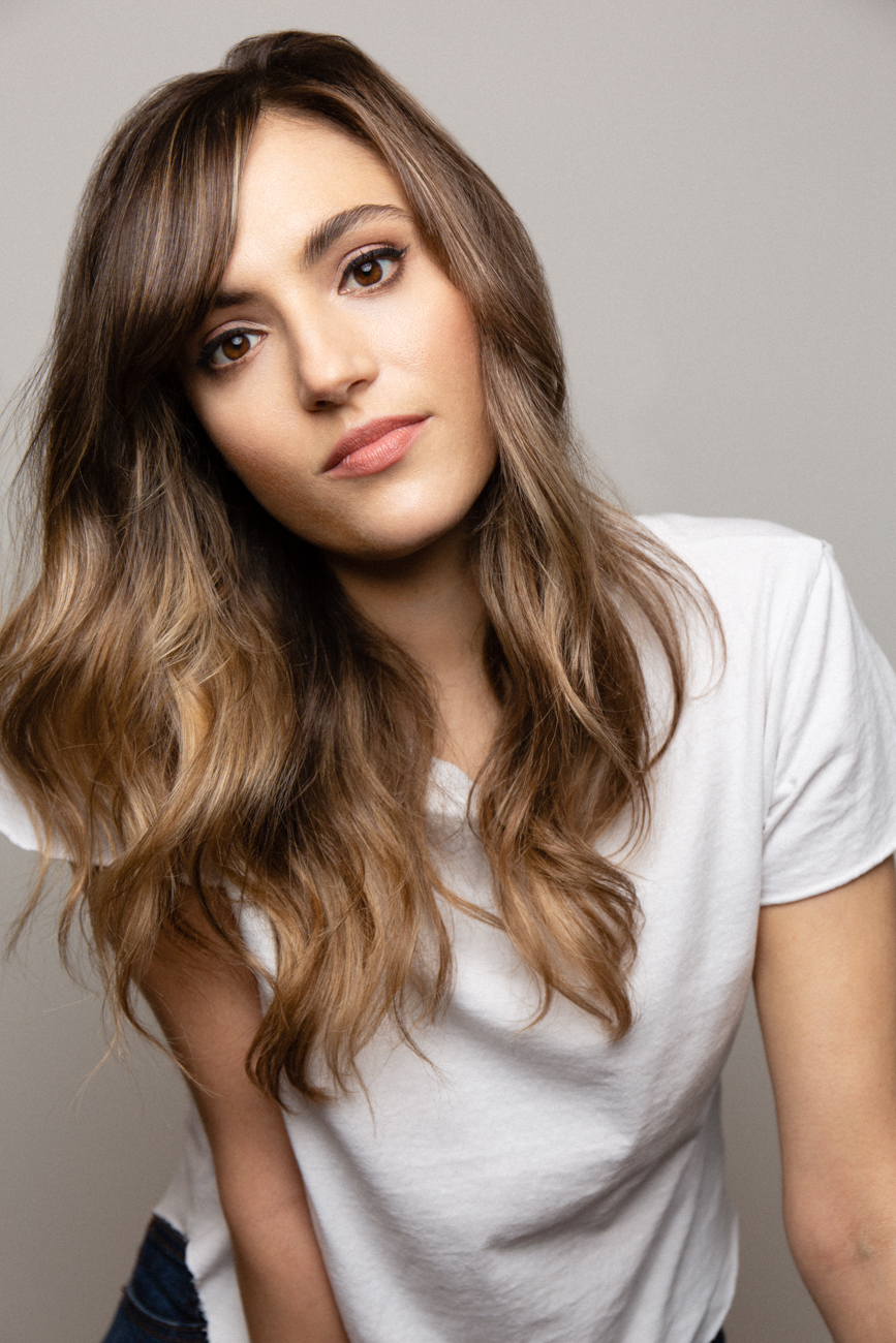 actor Lauren Robertson large photo