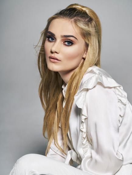 actor Meg Donnelly large photo