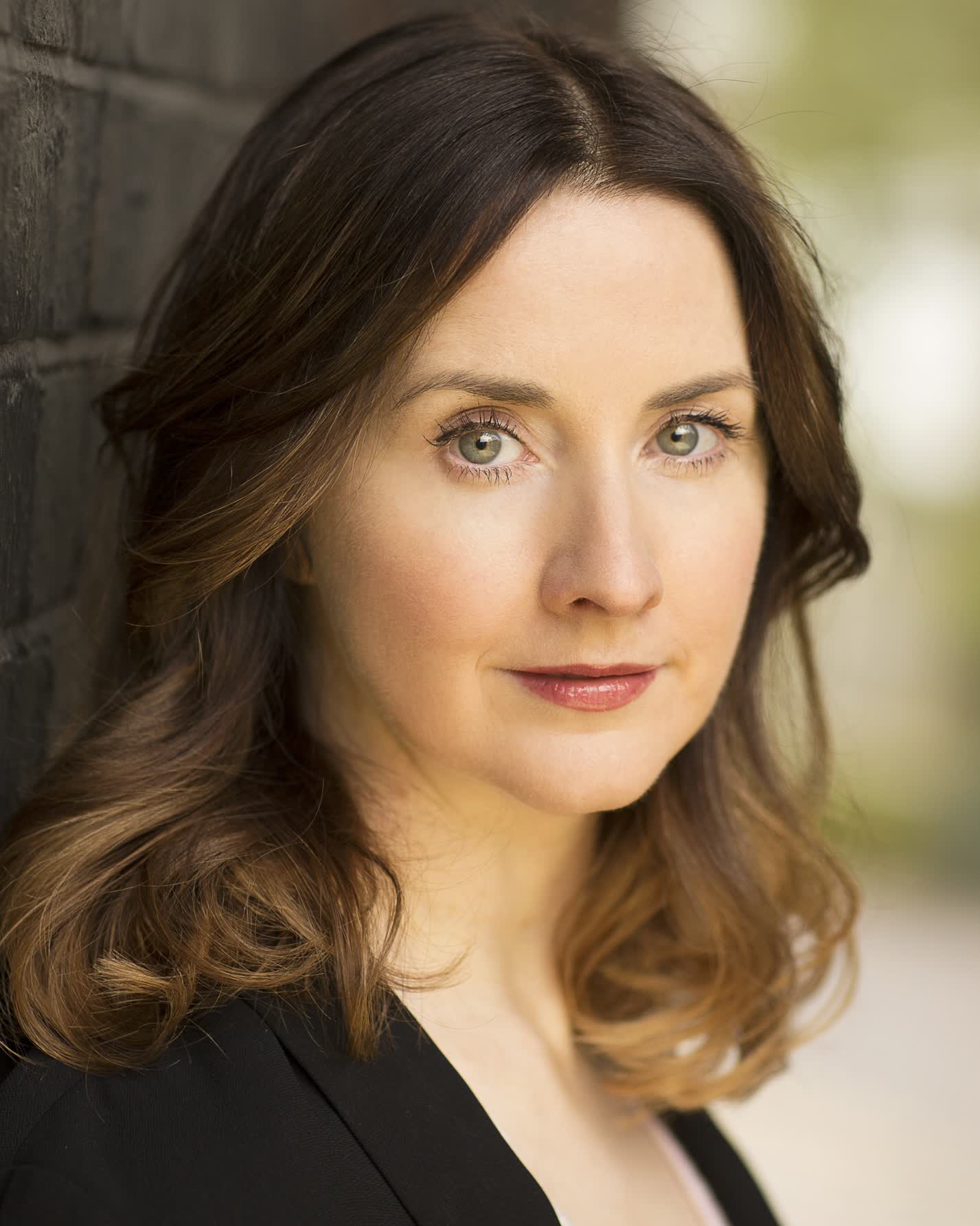 actor Beverly Longhurst large photo