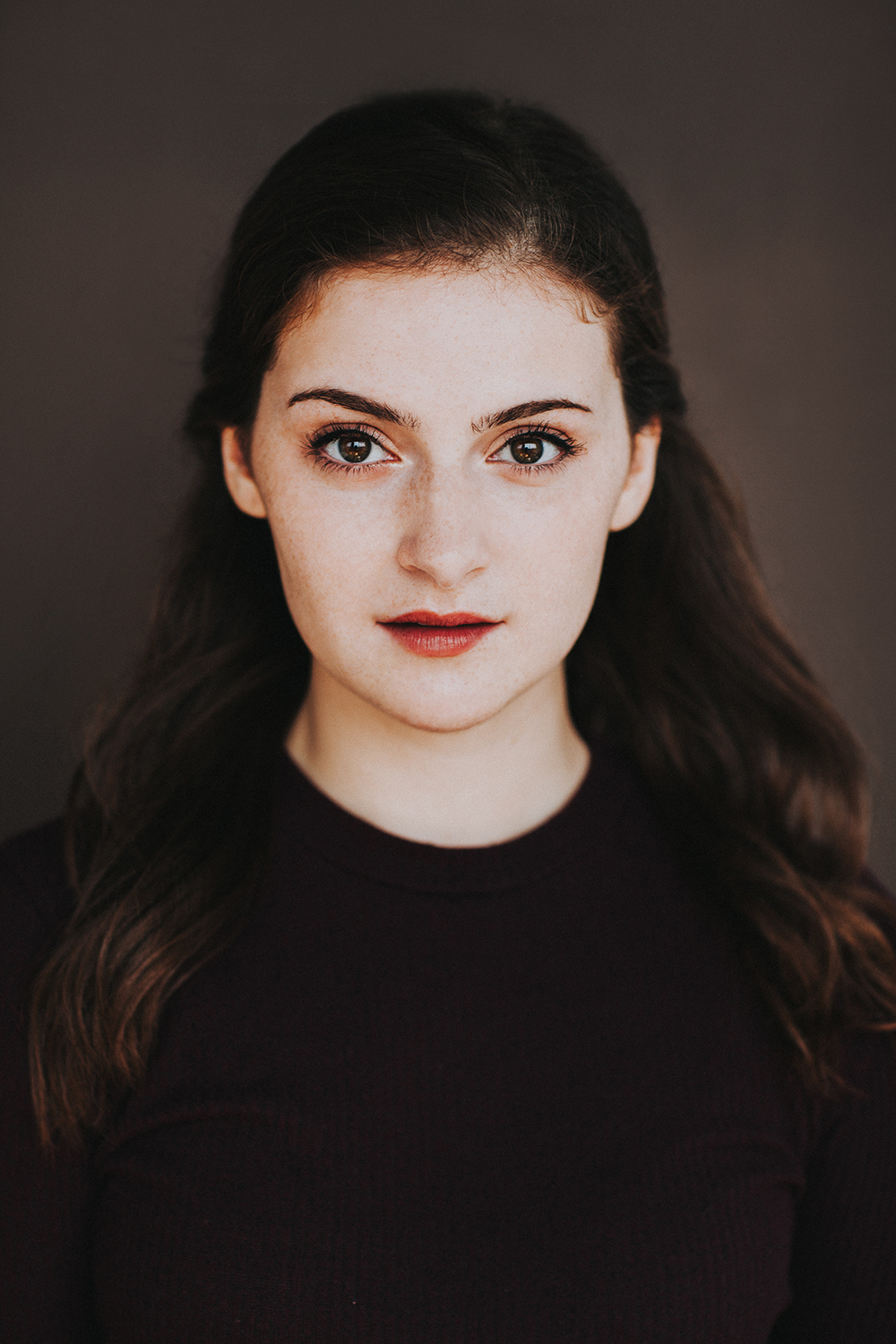 actor Izzi Nagel large photo