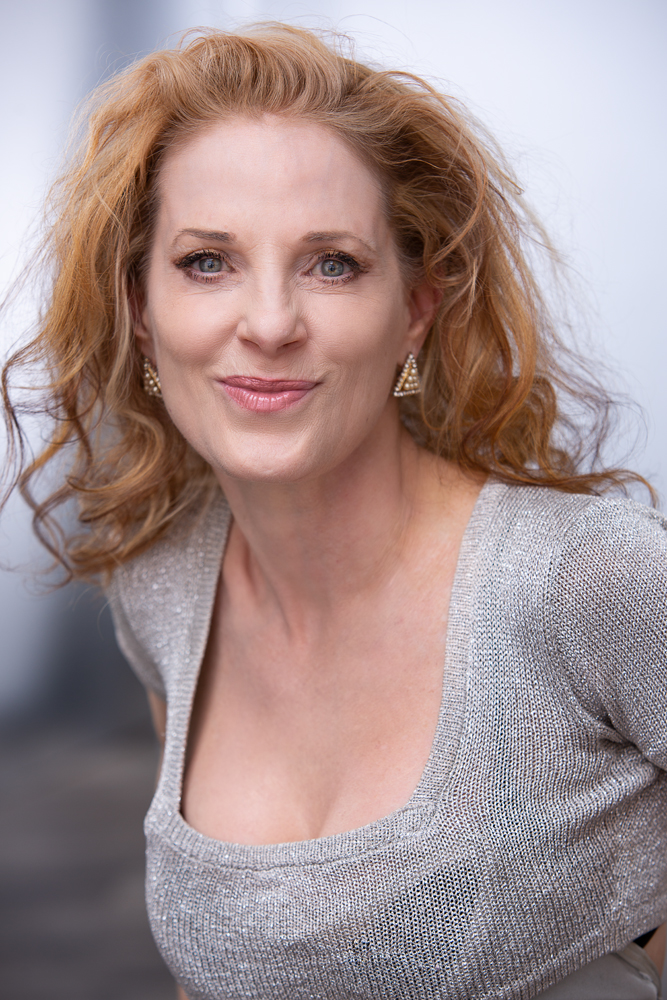 actor Helene Udy large photo