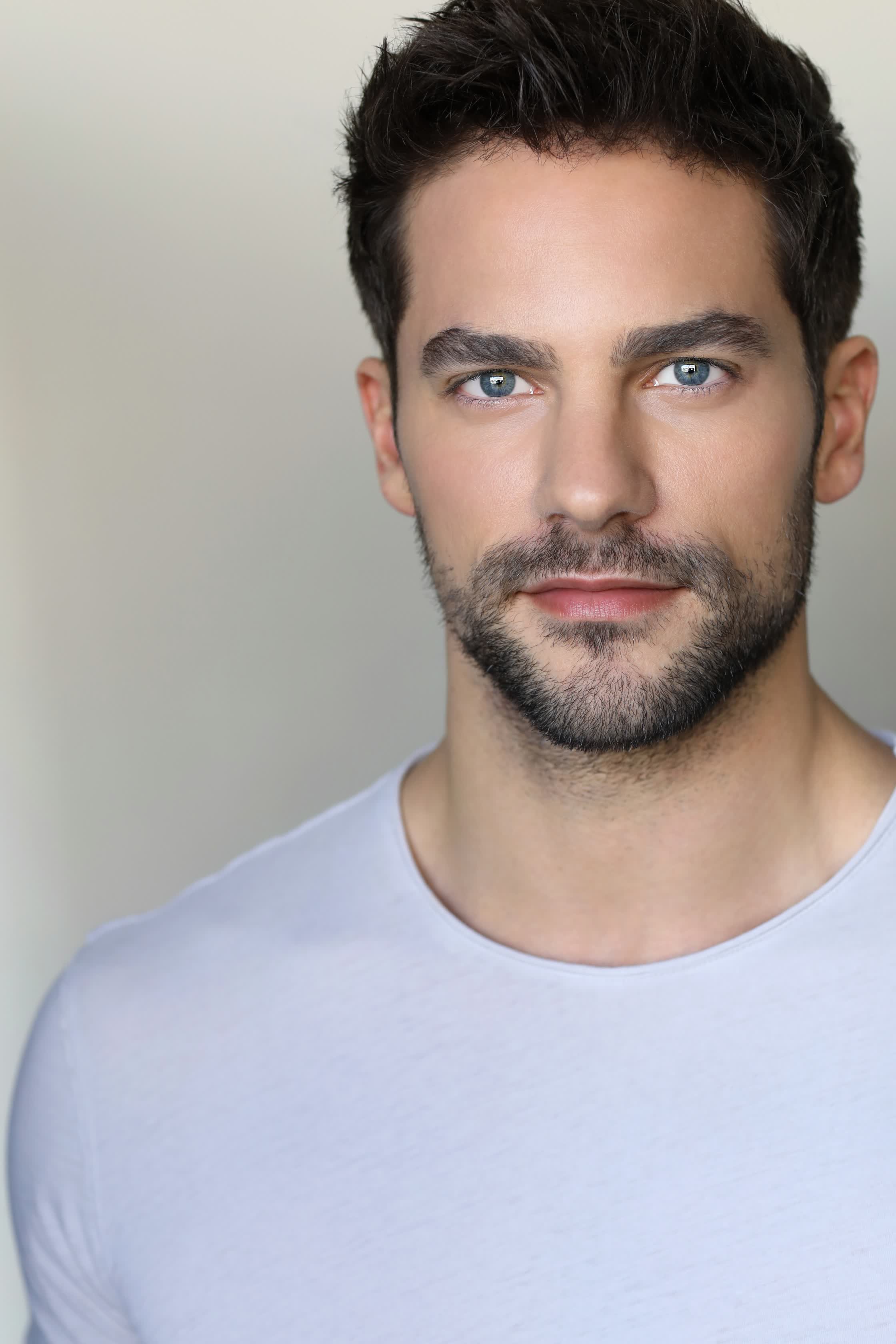 actor Brant Daugherty large photo
