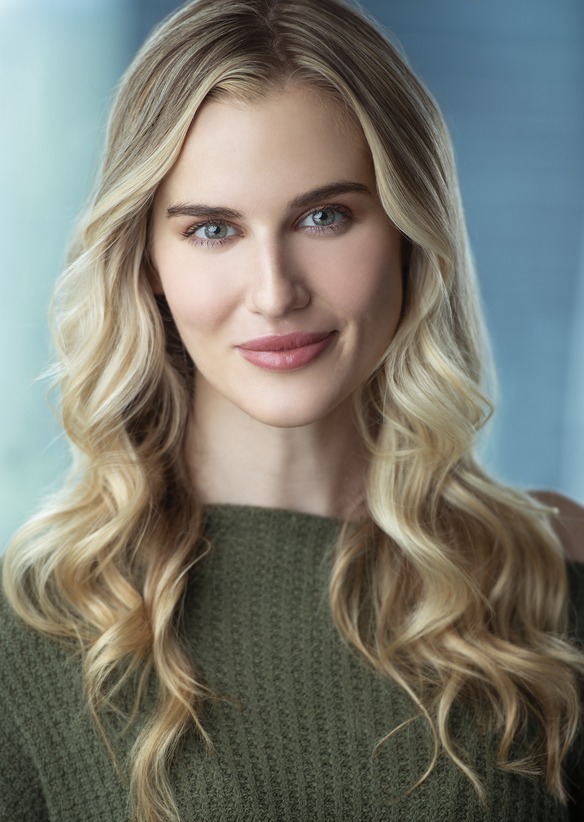 actor Rebecca Adams large photo