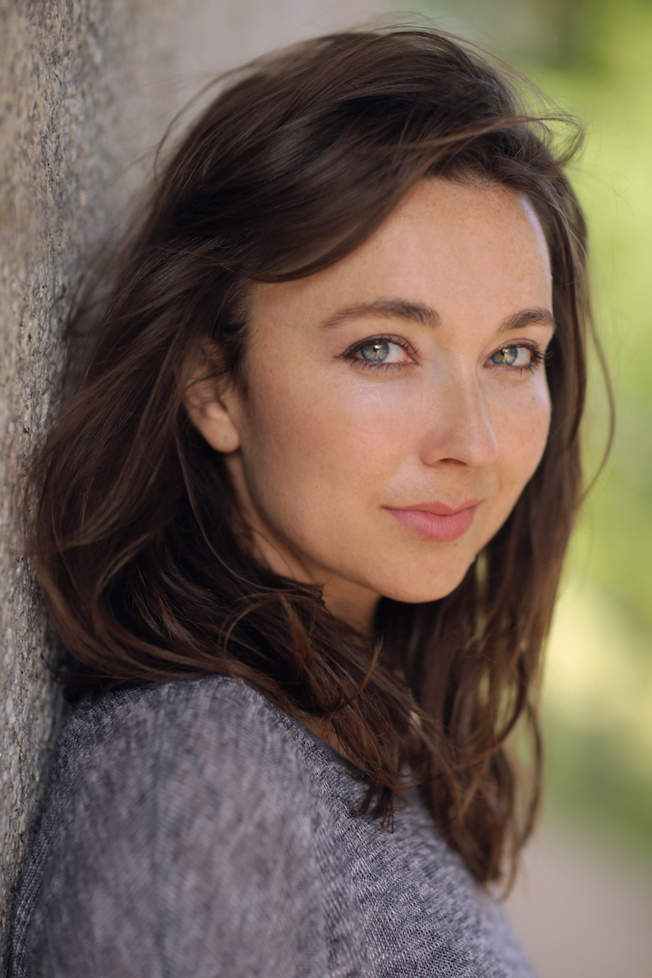 actor Leila Crerar large photo