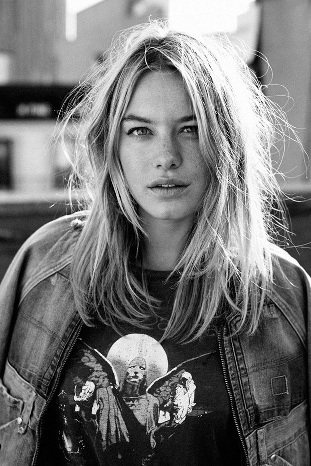 actor Camille Rowe large photo