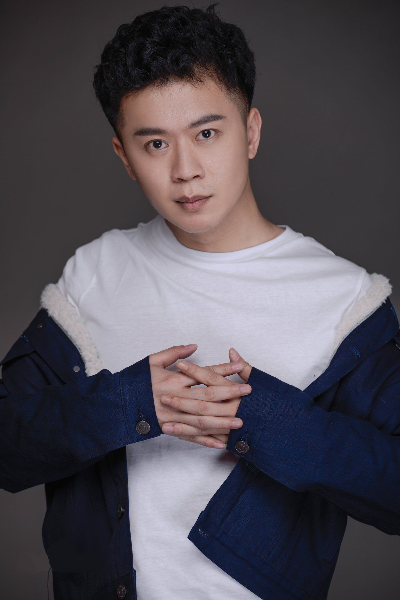 actor Muyi Chen large photo