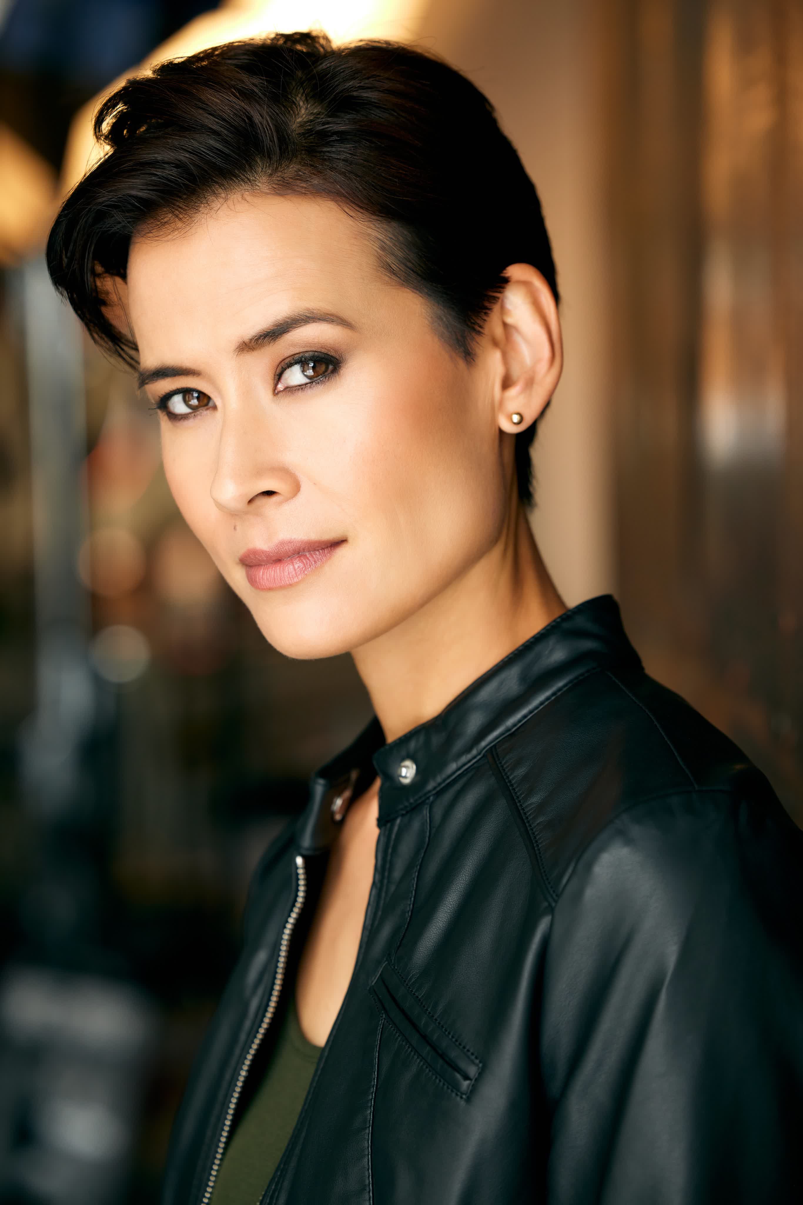 actor Shi Ne Nielson large photo