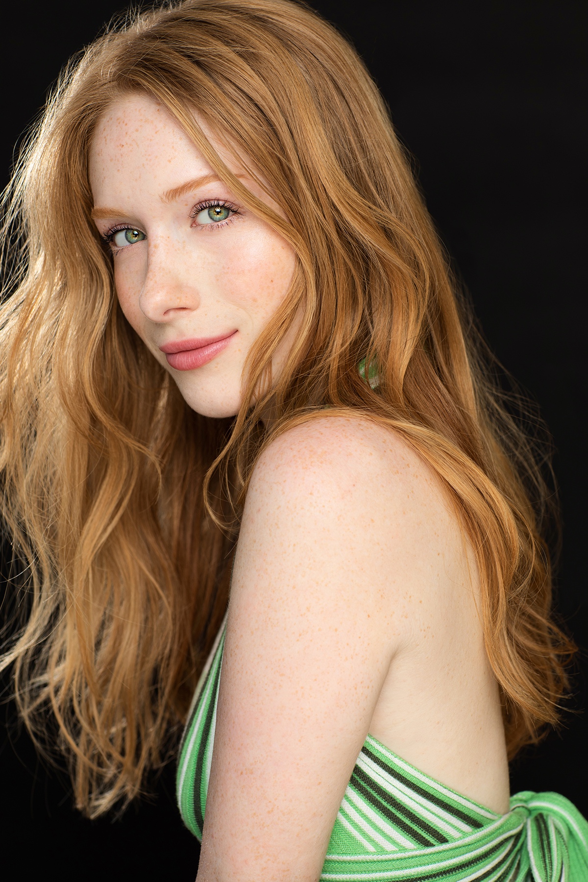 actor Lily Cardone large photo