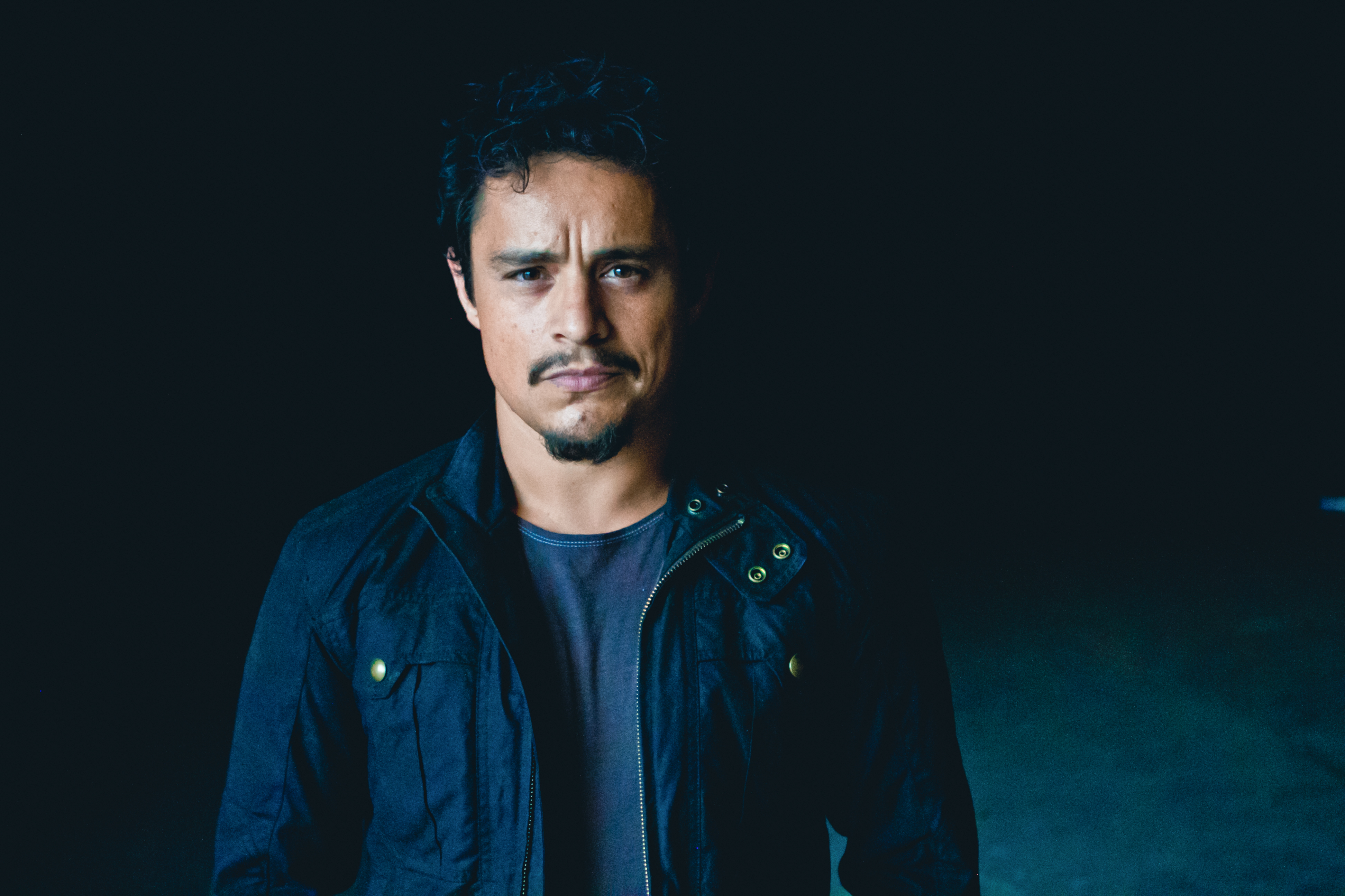 actor Jesse Garcia large photo