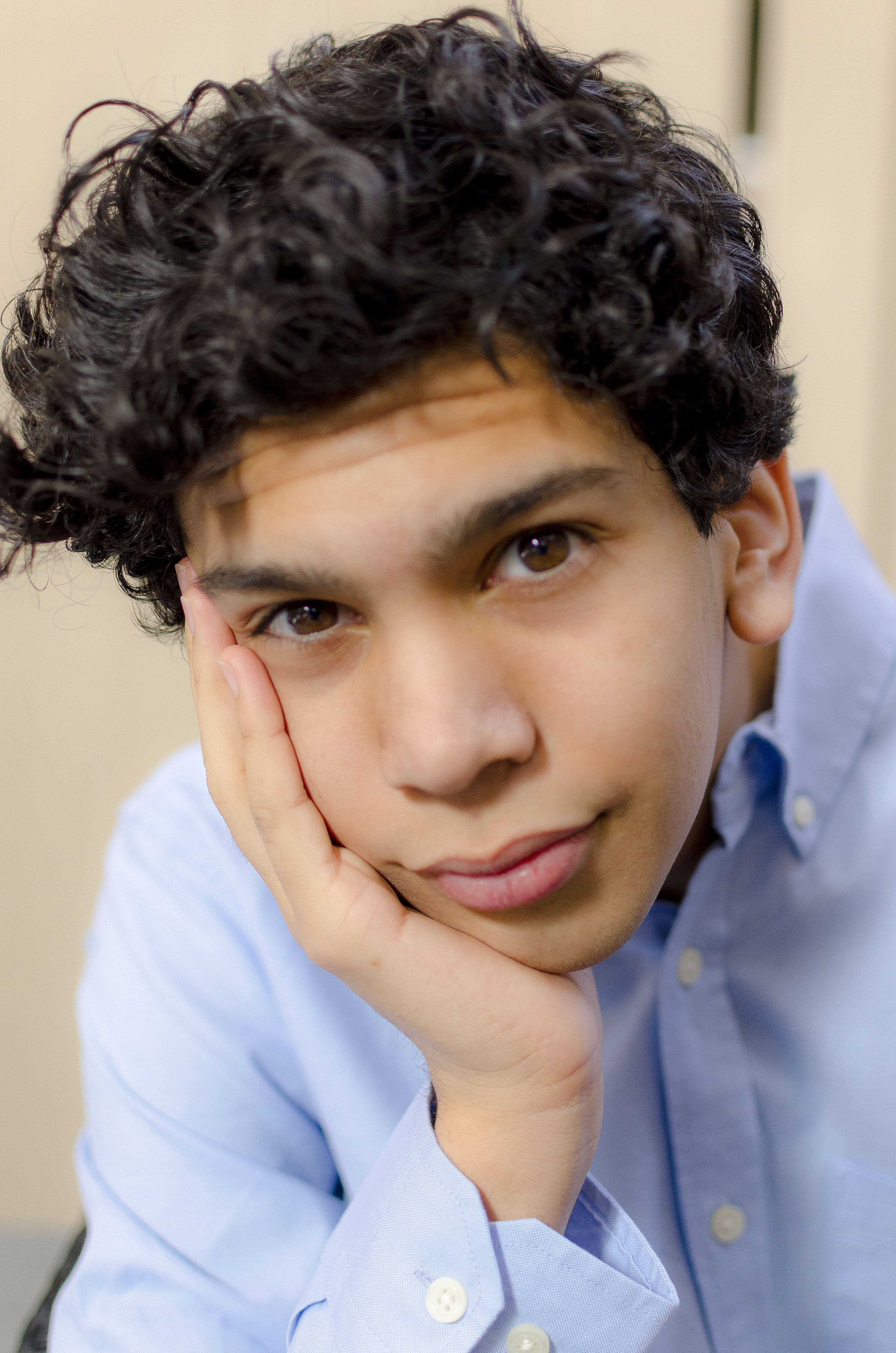 actor Gustavo Escobar large photo