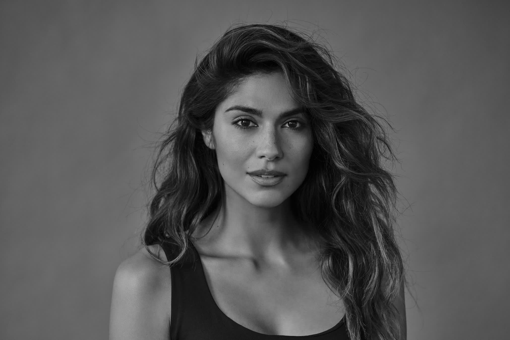 actor Pia Miller large photo