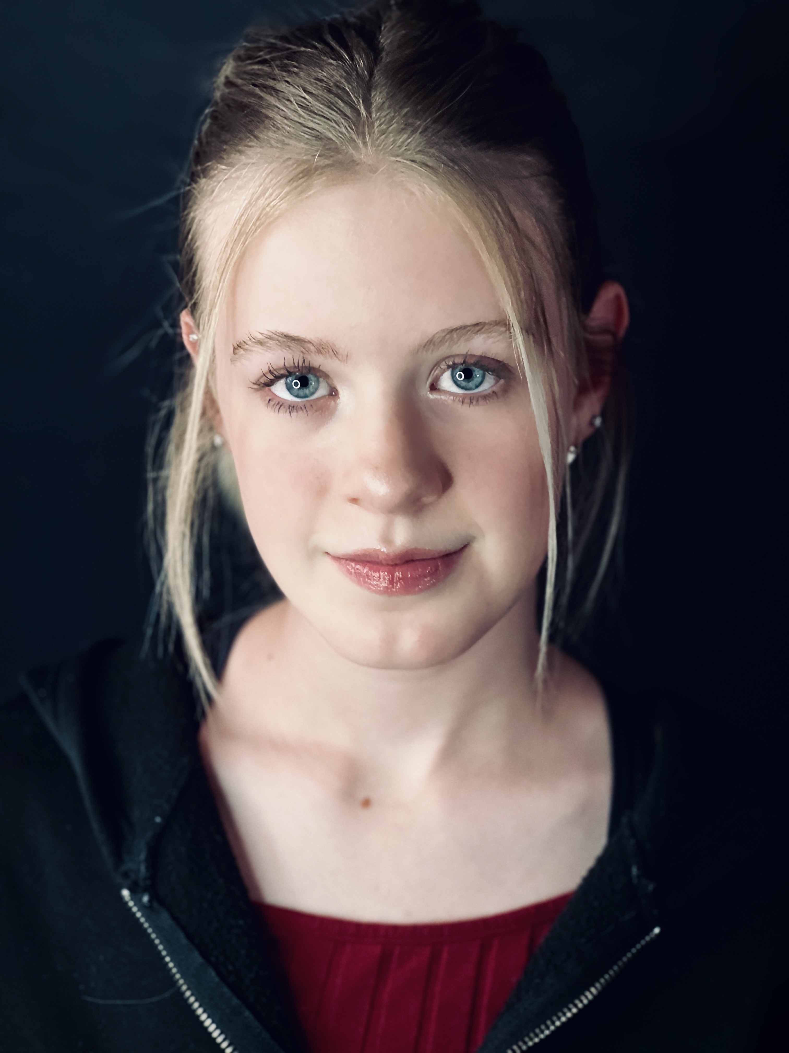 actor Kenzie Sconce large photo