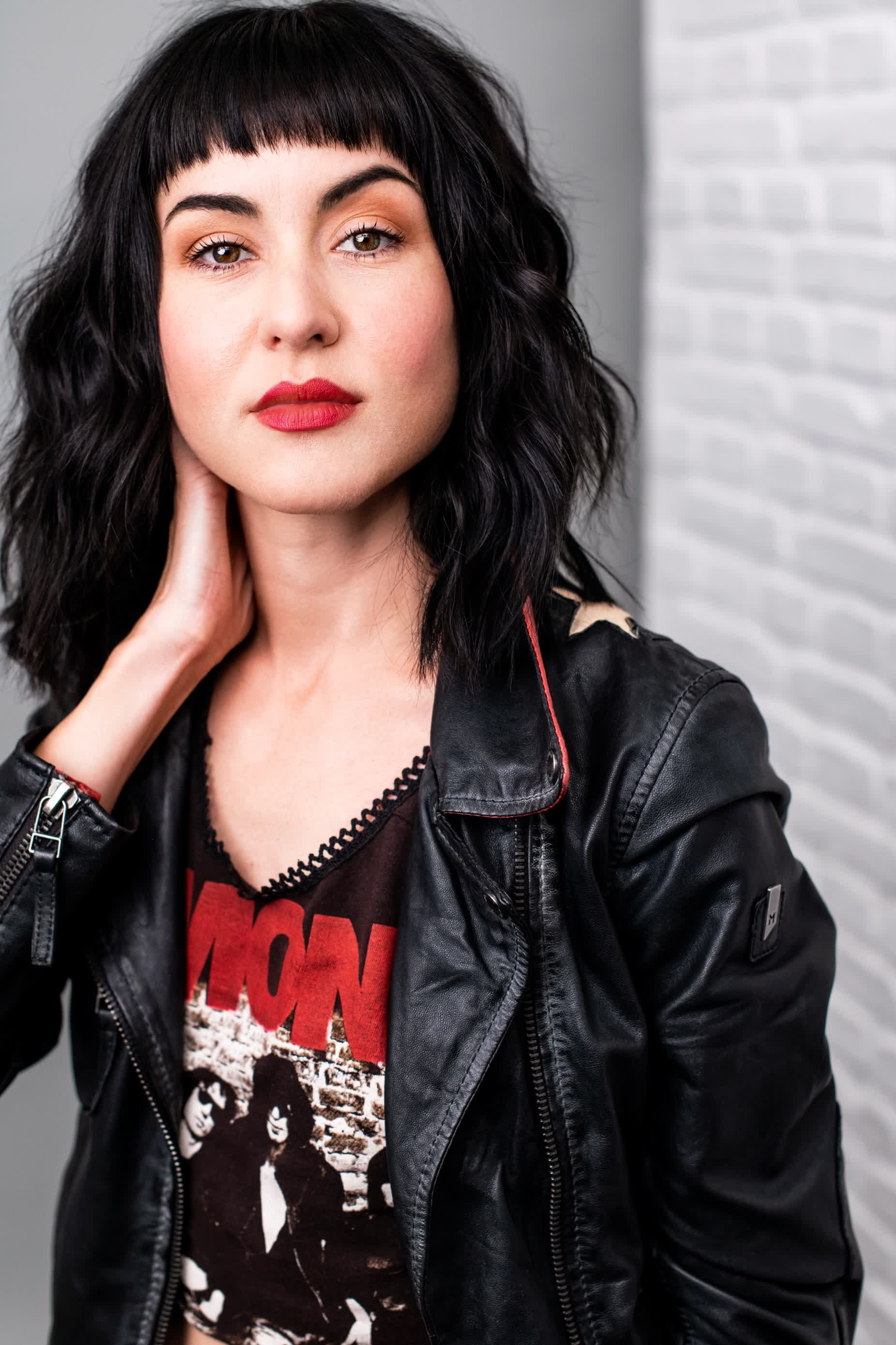 actor Whitney Nielsen large photo