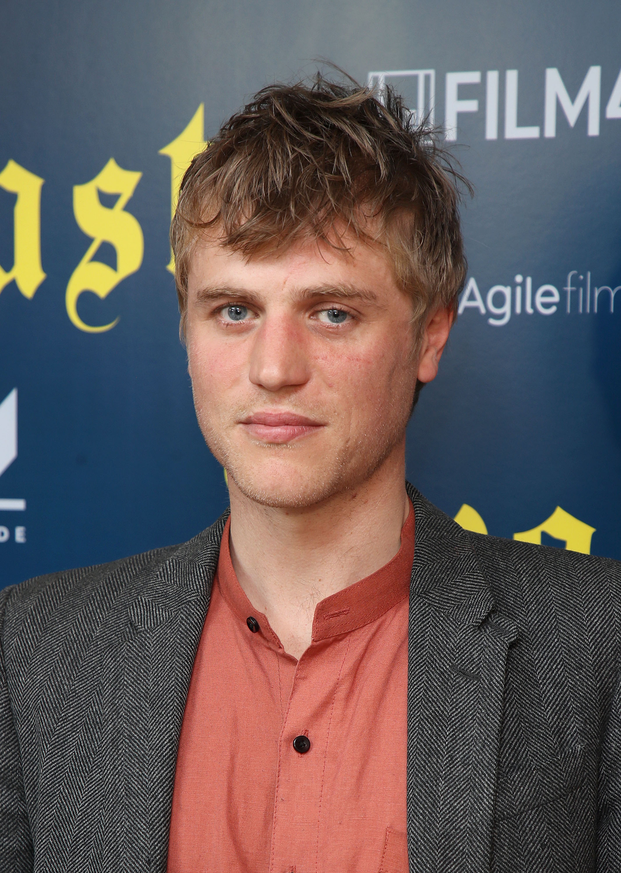 actor Johnny Flynn large photo