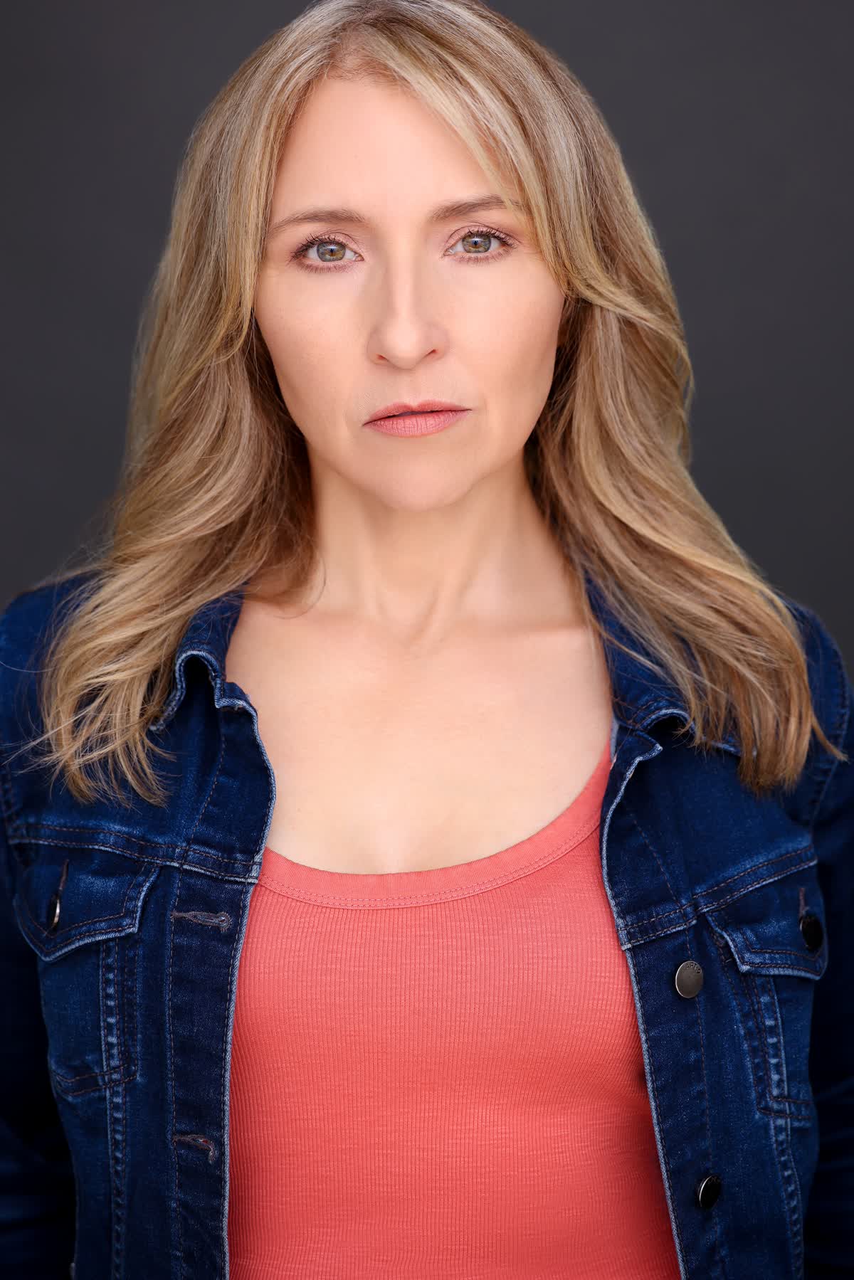 actor Kara Rainer large photo