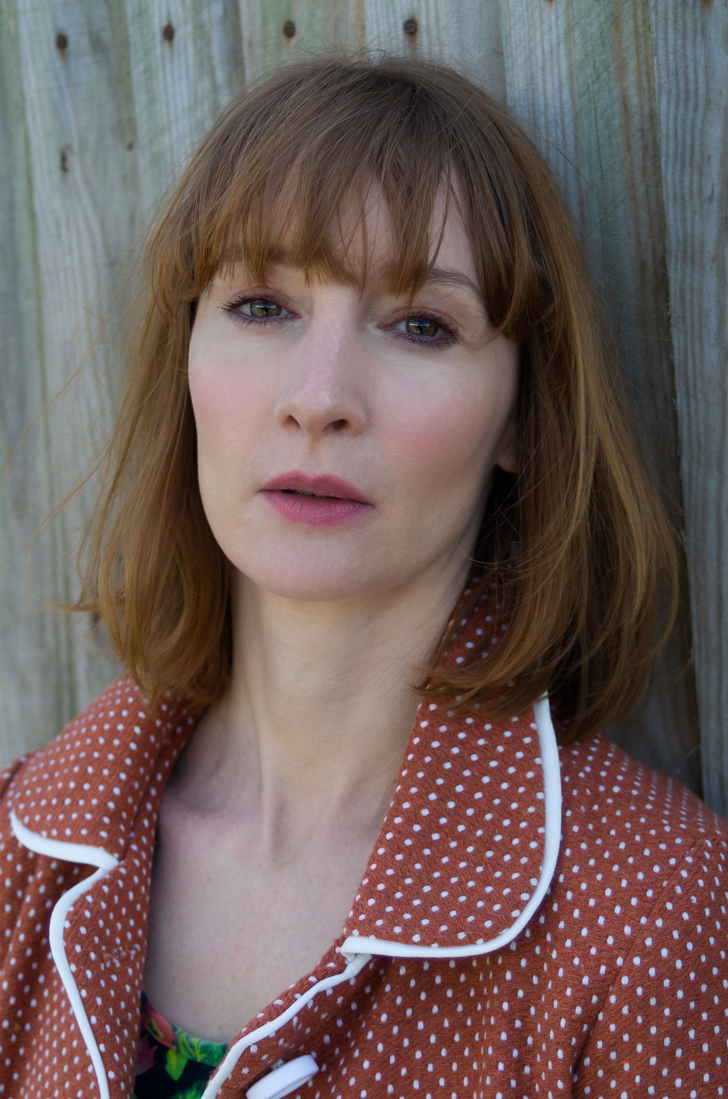 actor Emma Lowndes large photo