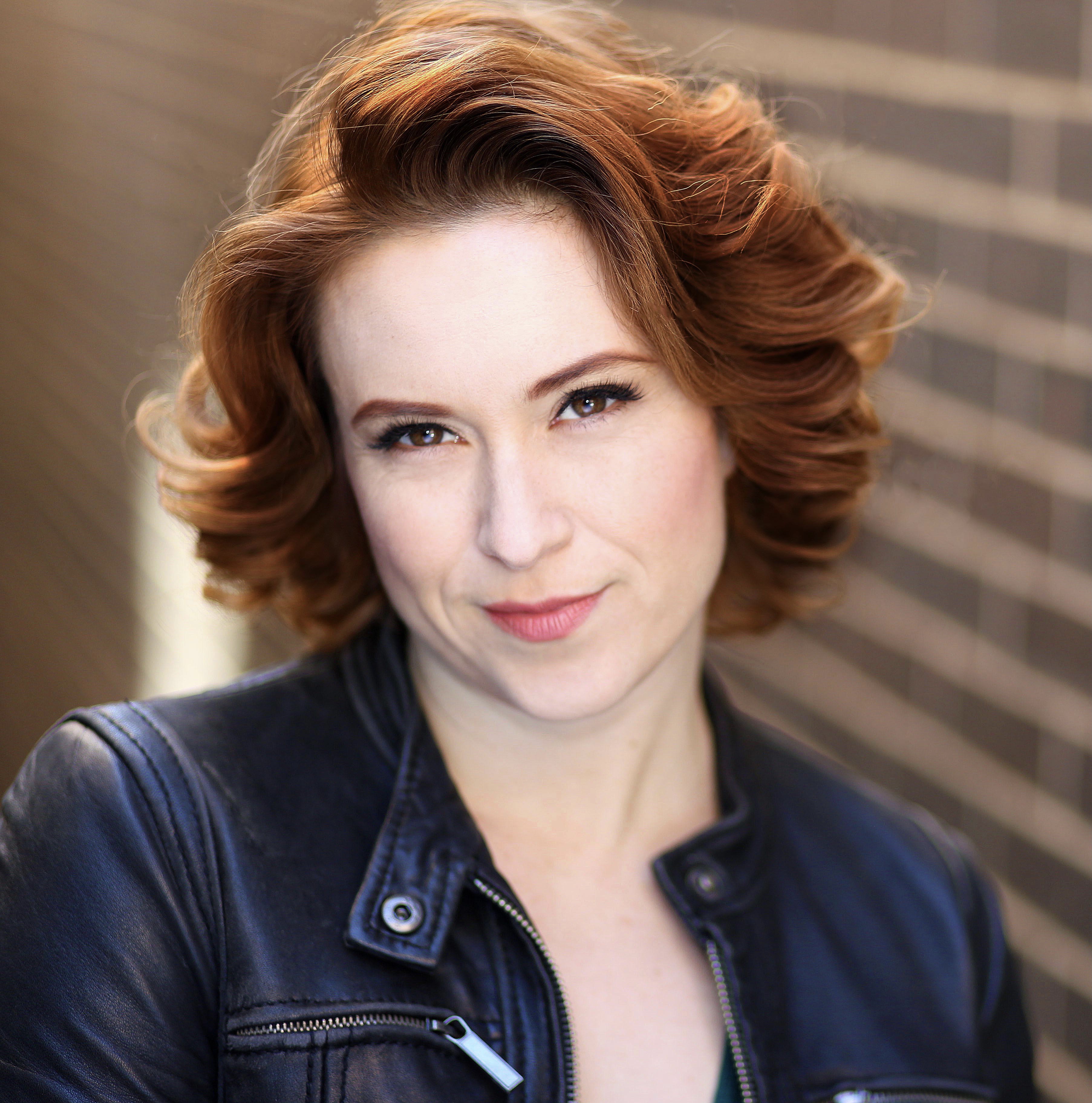 actor Holly Butler large photo