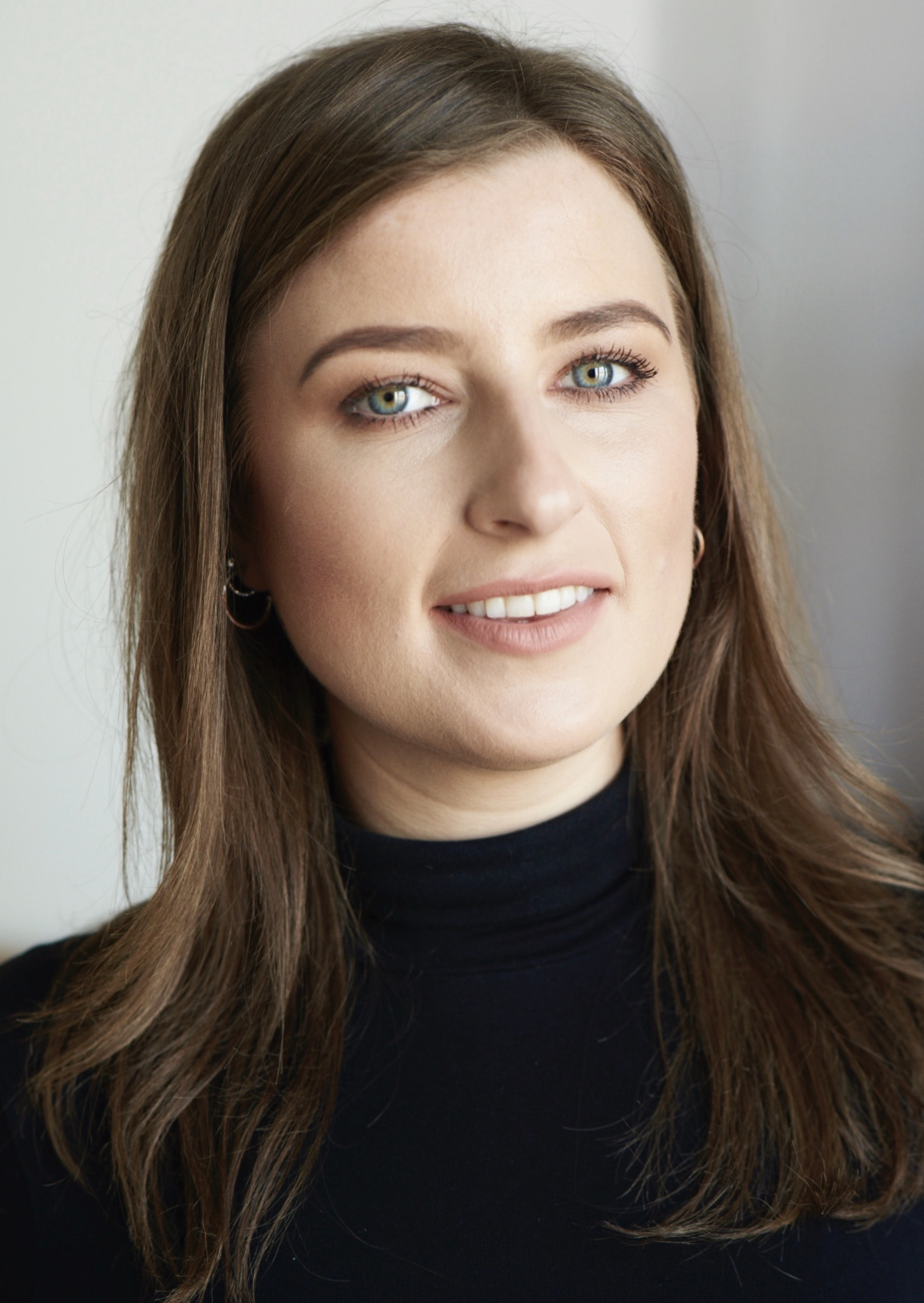 actor Naomi McDonald large photo