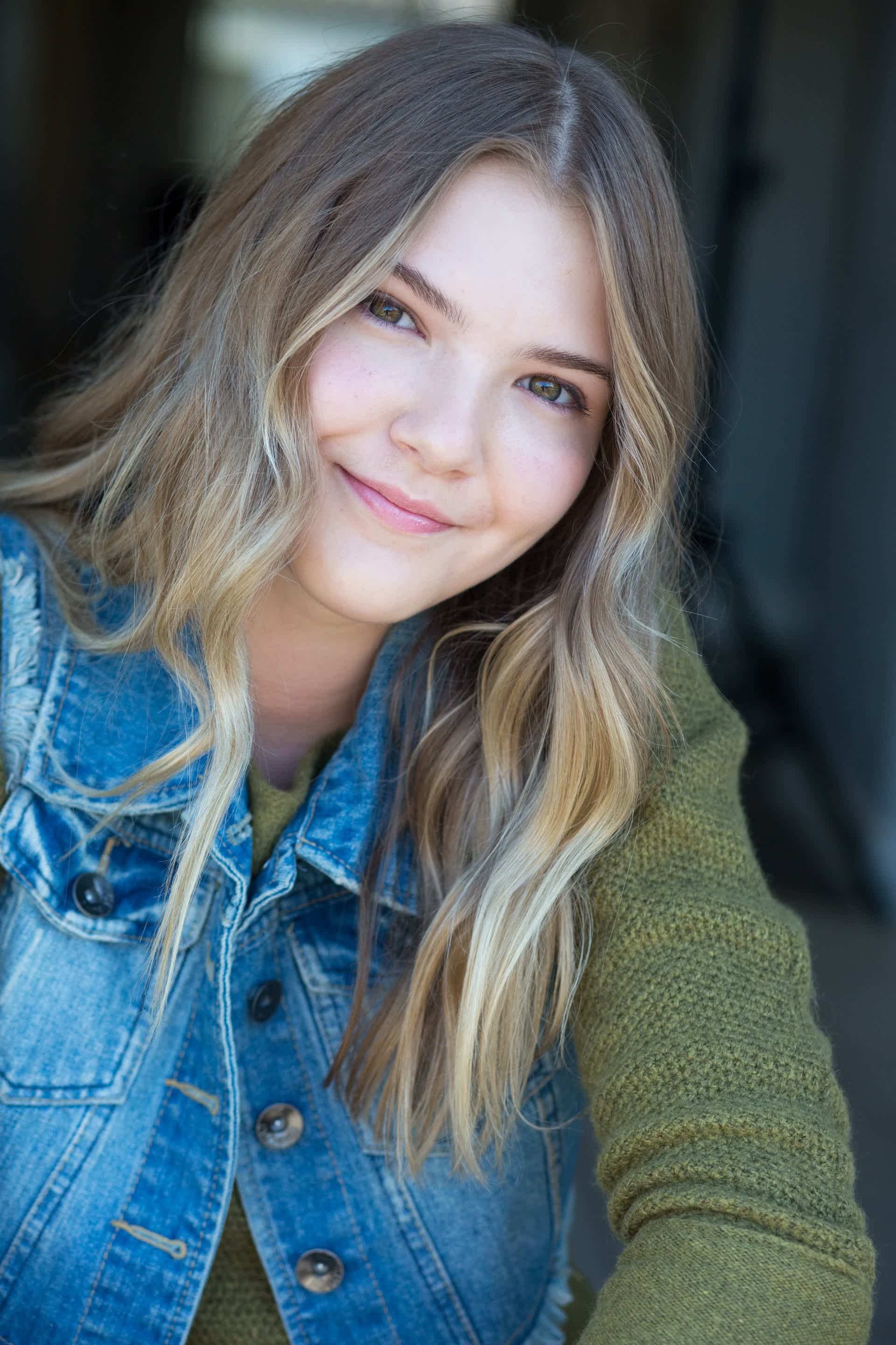 actor Amelia Haberman large photo