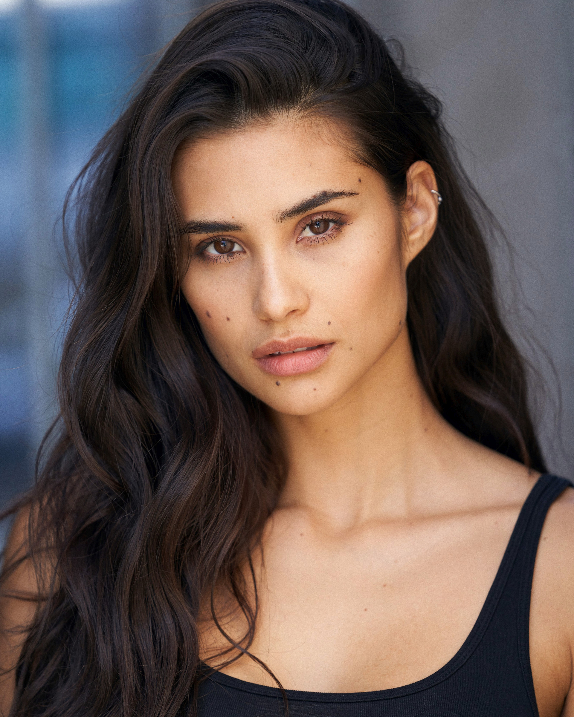 actor Izzy Marshall large photo