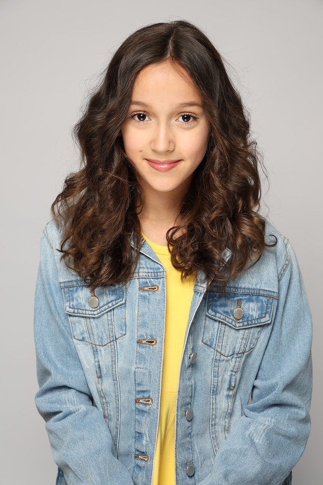 actor Ana Cornier large photo