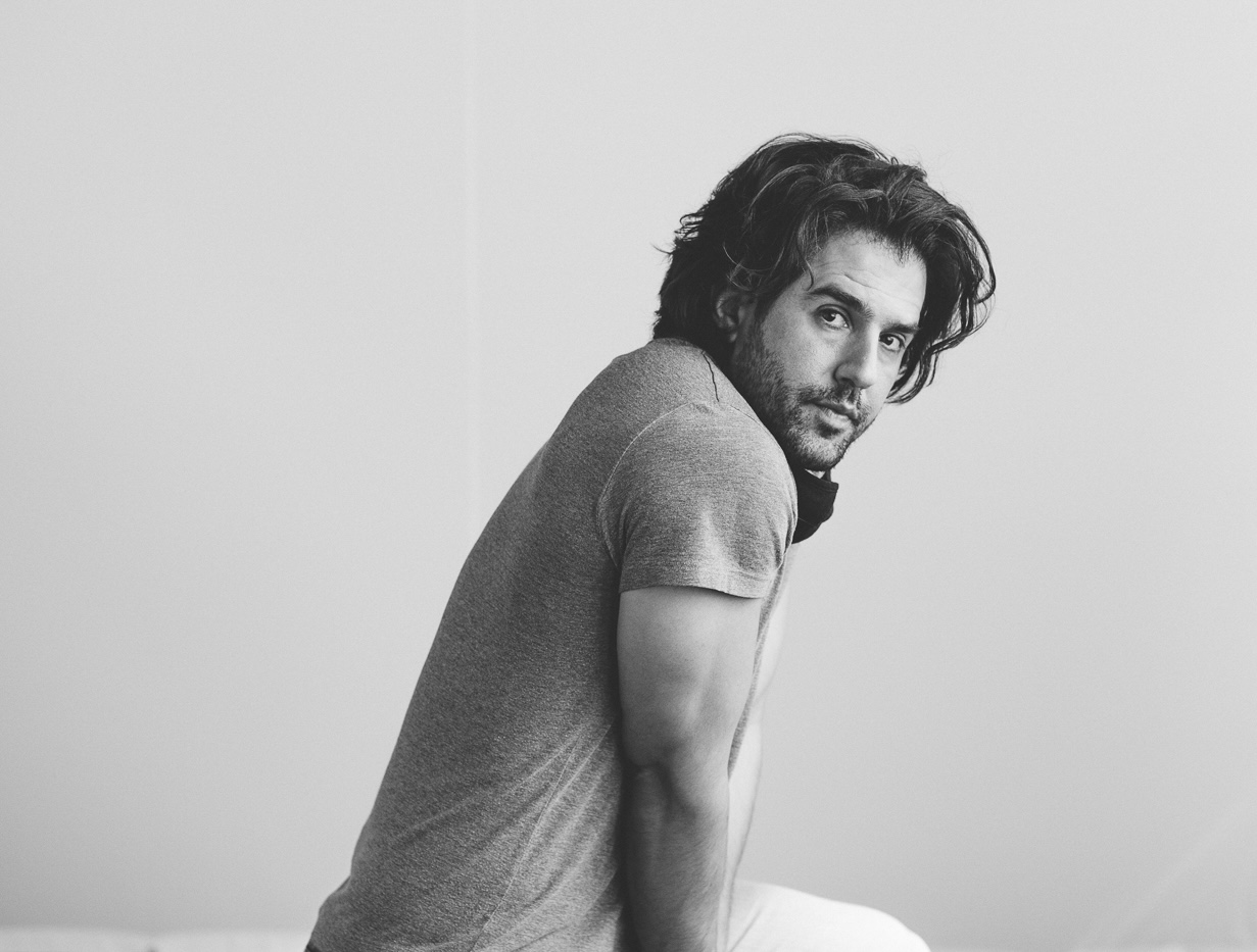 actor Adrian Gonzalez large photo