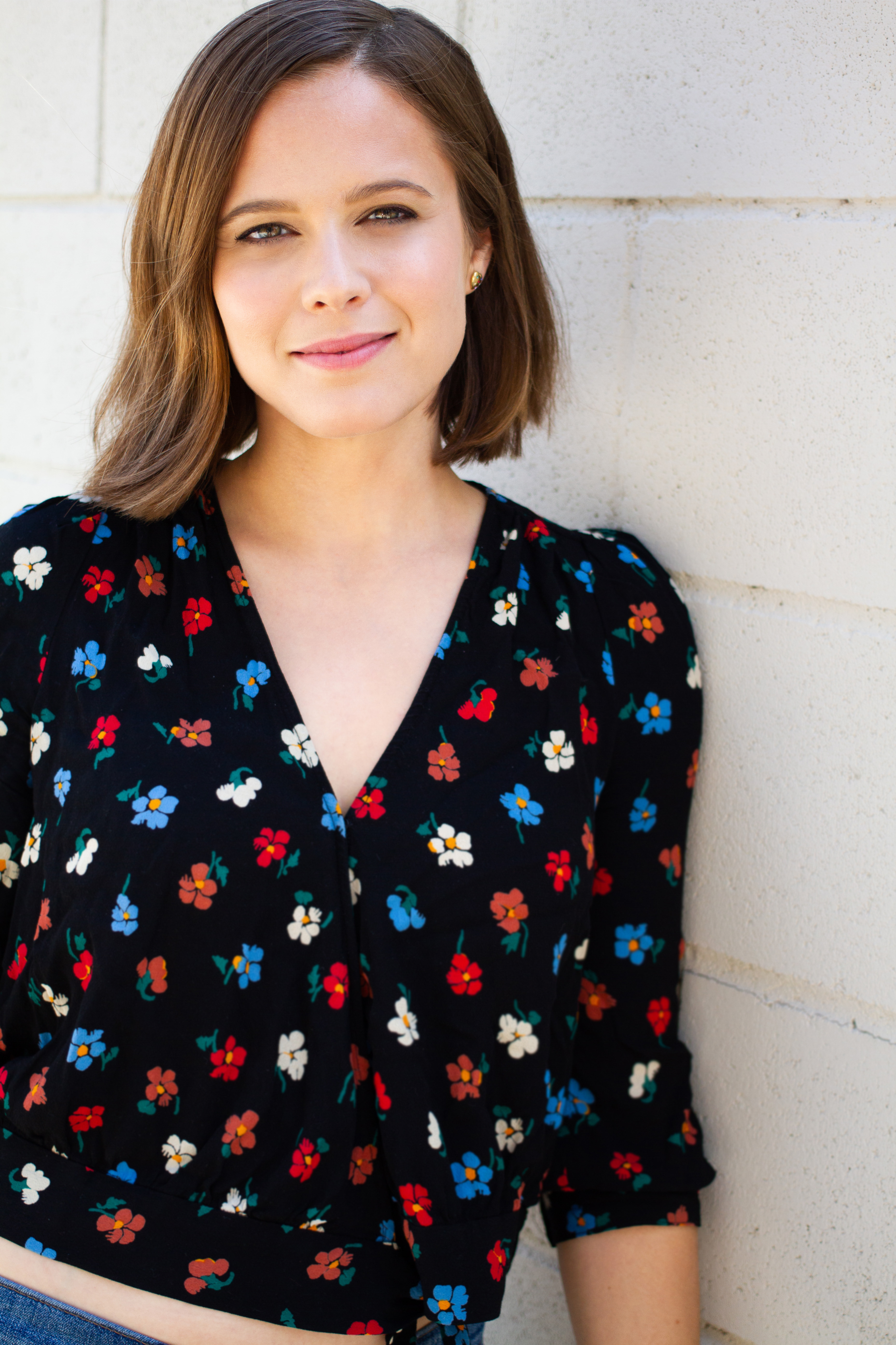 actor Leah Henoch large photo