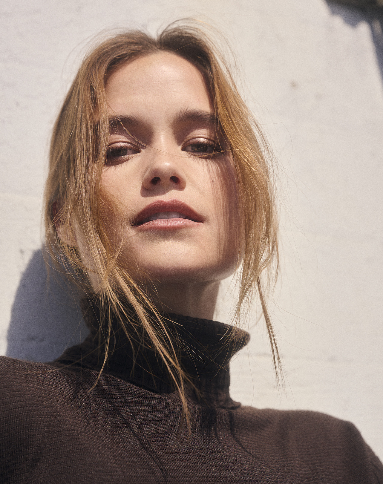 actor Sarah Catherine Hook large photo