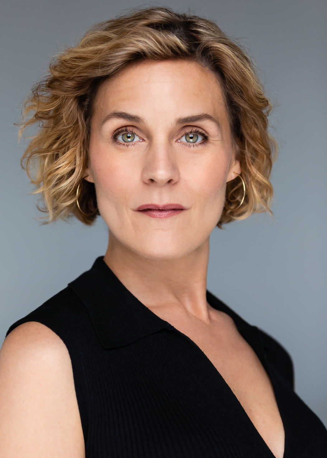 actor Alicia Johnston large photo