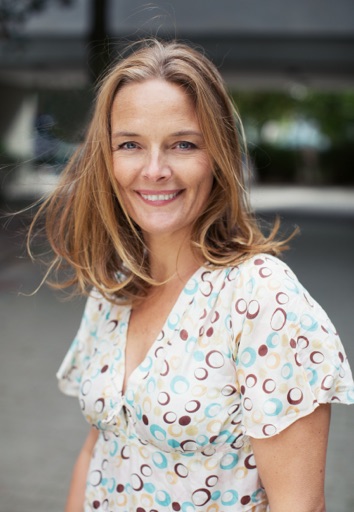 actor Marit Nissen large photo